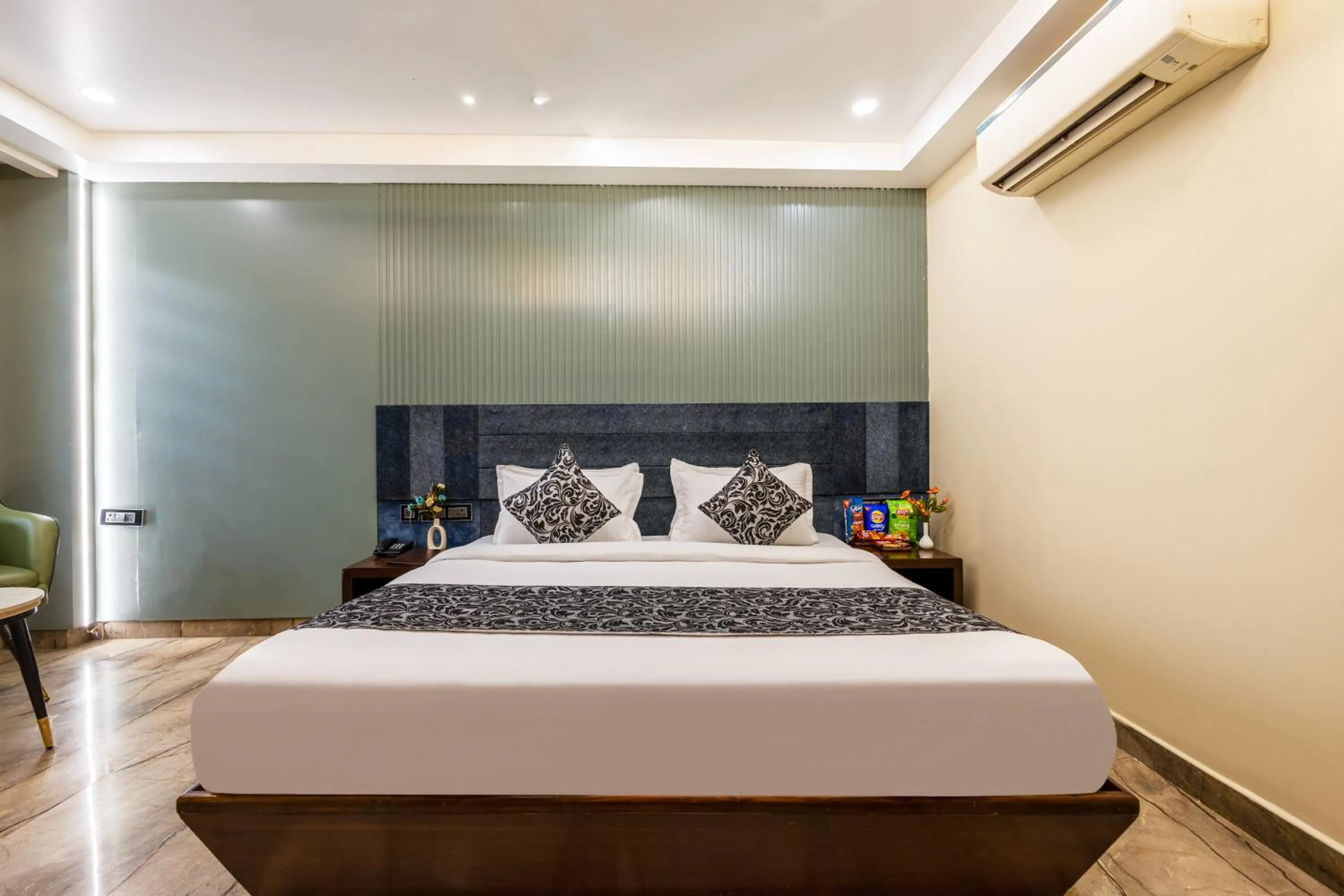 Photo of the whole room, Bed in The Vanson Delite "Newly Rebuilt 2026" - Near New Delhi Station & Connaught Place
