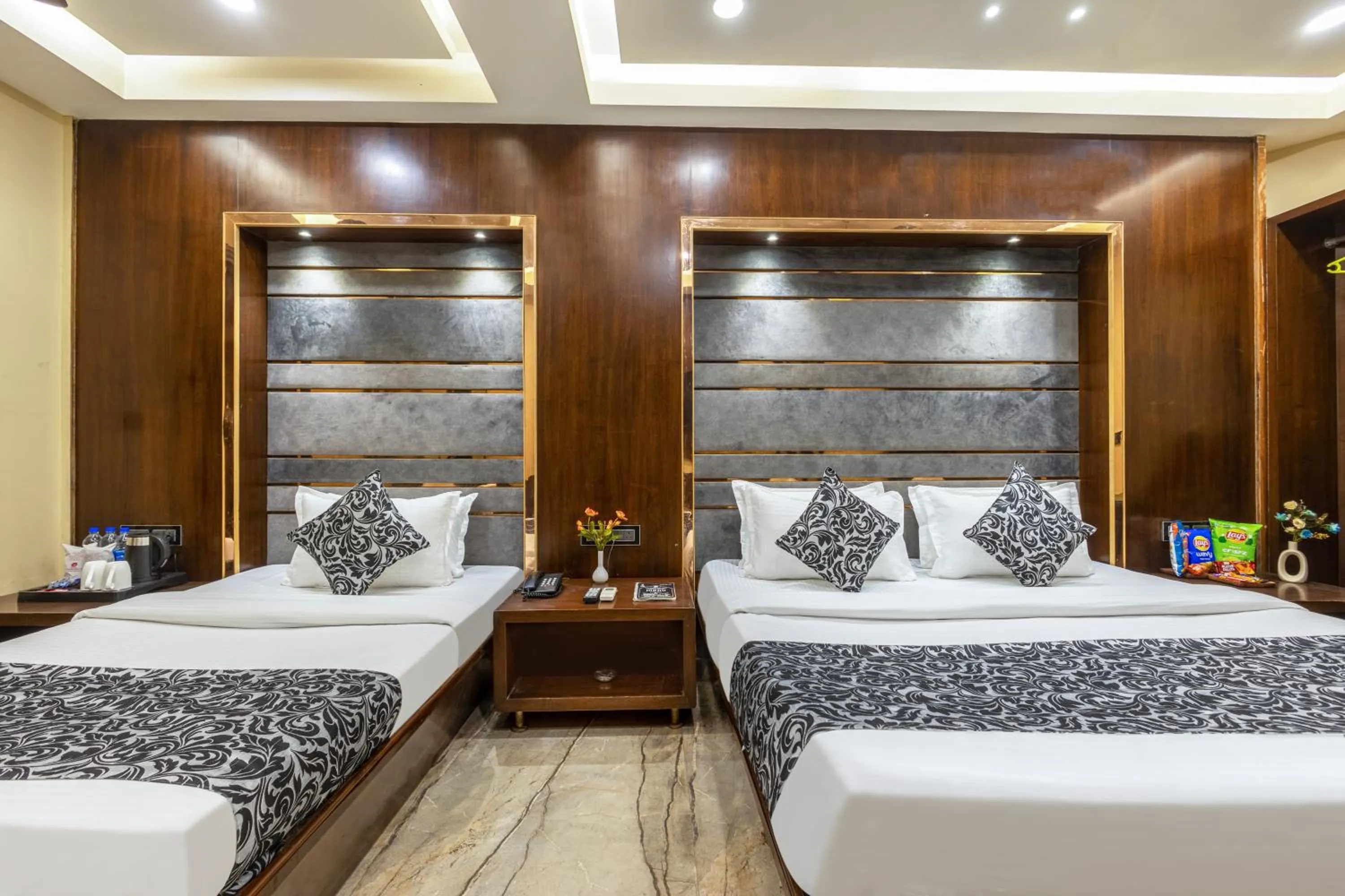 Bed in The Vanson Delite "Newly Rebuilt 2026" - Near New Delhi Station & Connaught Place