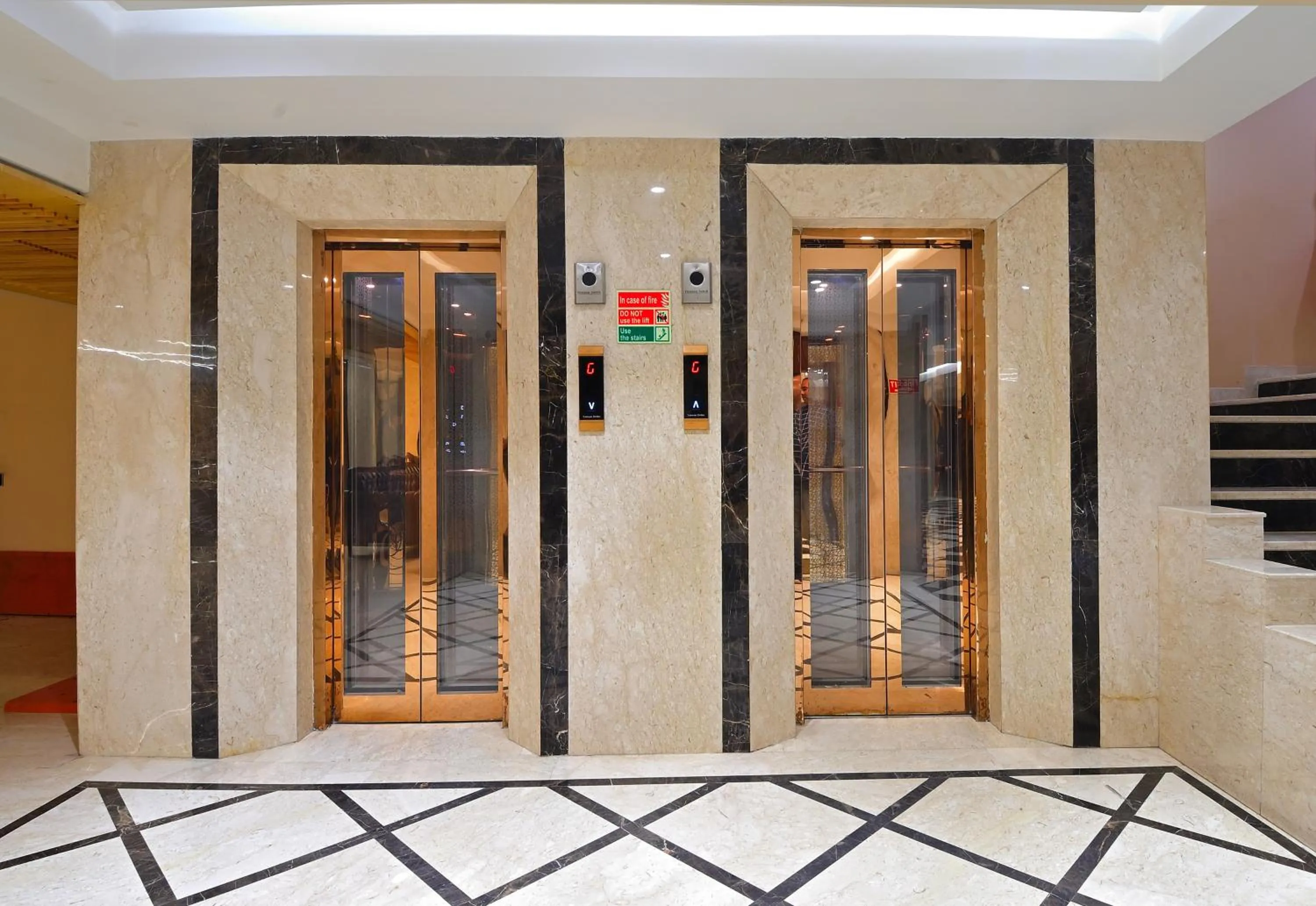 elevator in The Vanson Delite