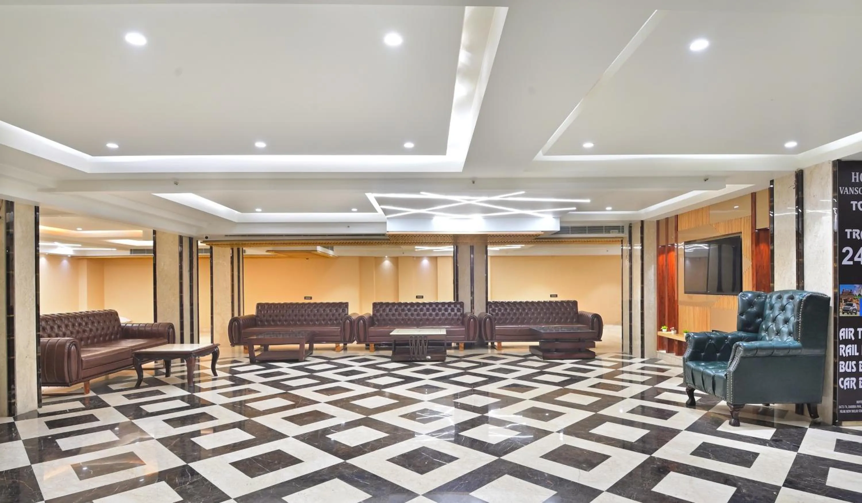 Communal lounge/ TV room in The Vanson Delite