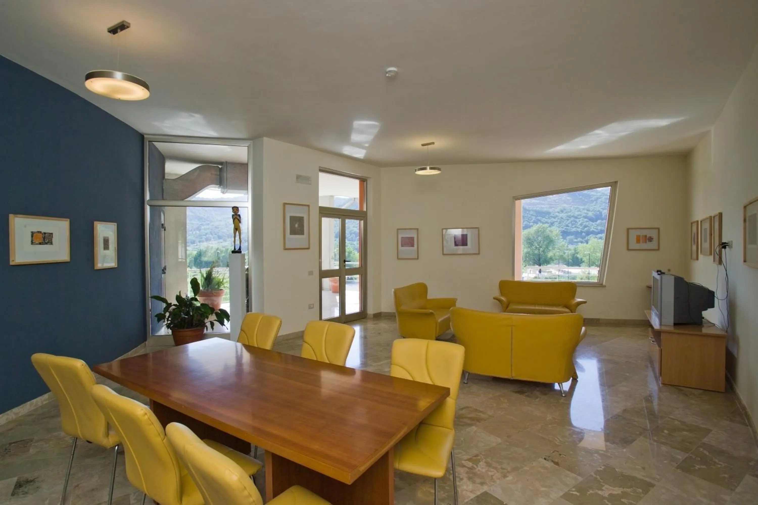 Communal lounge/ TV room in Terme Del Tufaro