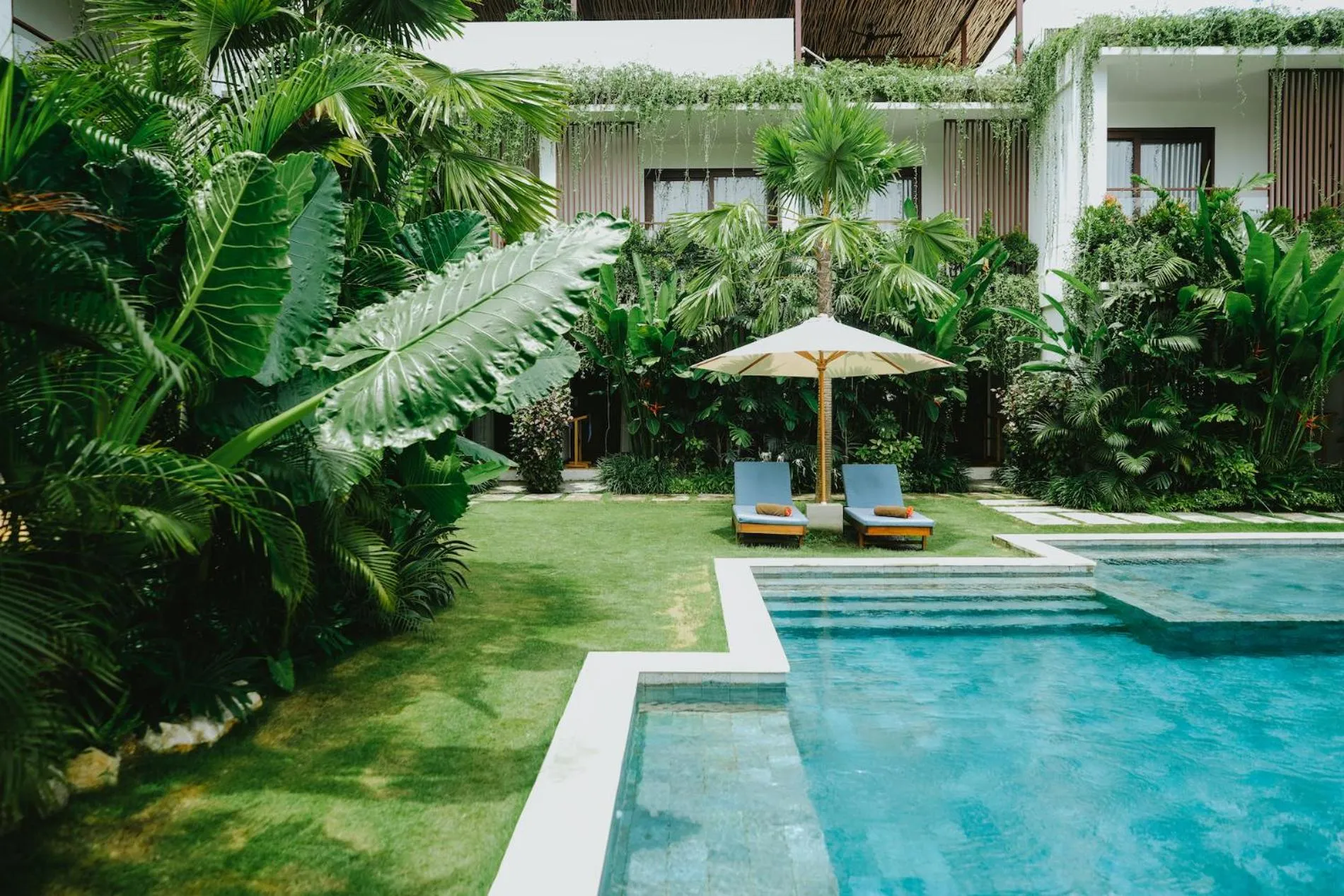 Pool view in PORTER HOTEL - Surf & Yoga Retreat