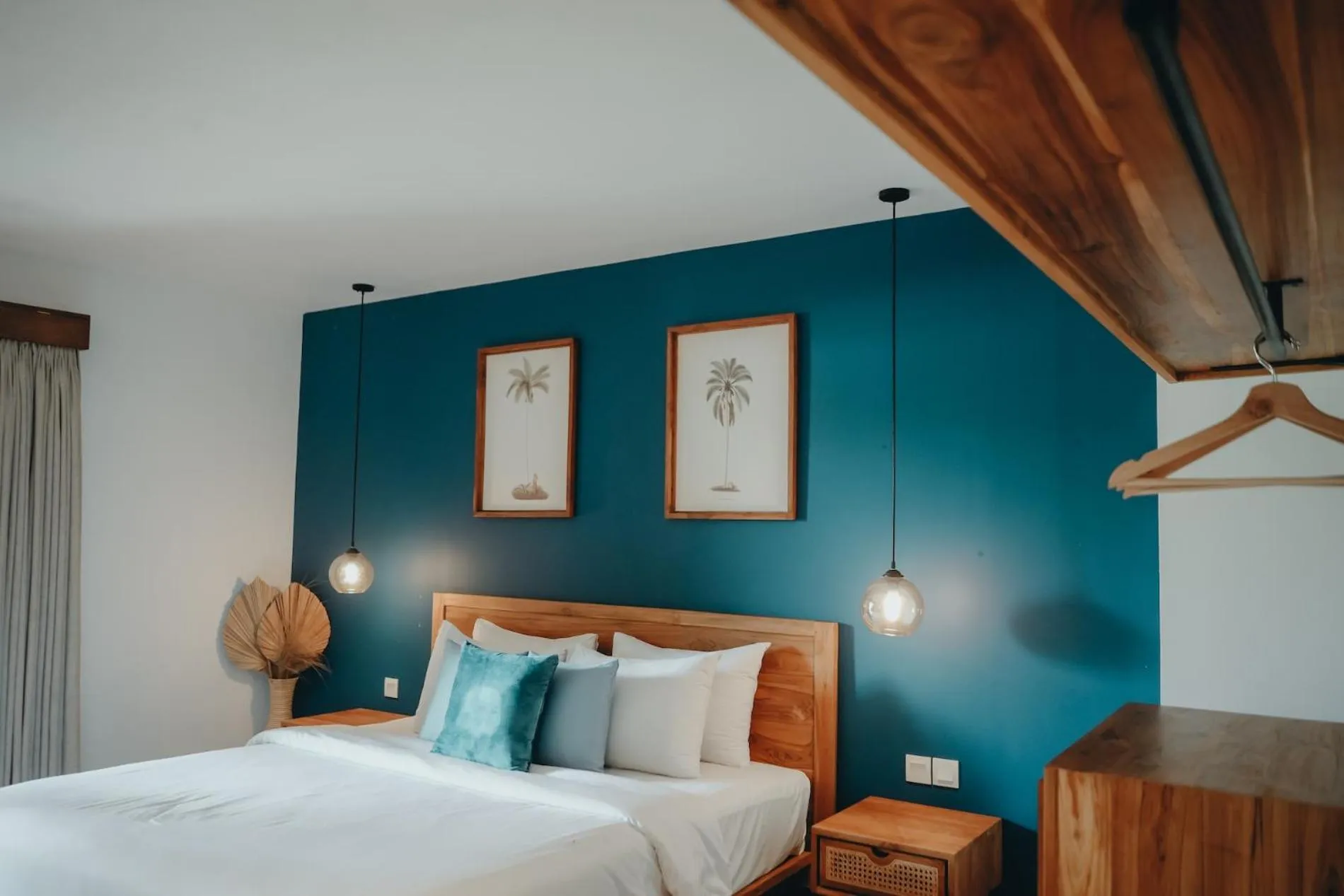 Bedroom, Bed in PORTER HOTEL - Surf & Yoga Retreat