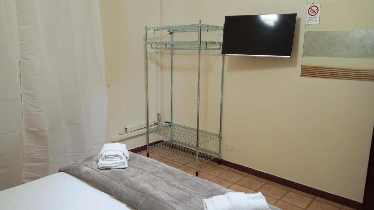 Photo of the whole room, Bed in Hotel Eliseo Napoli