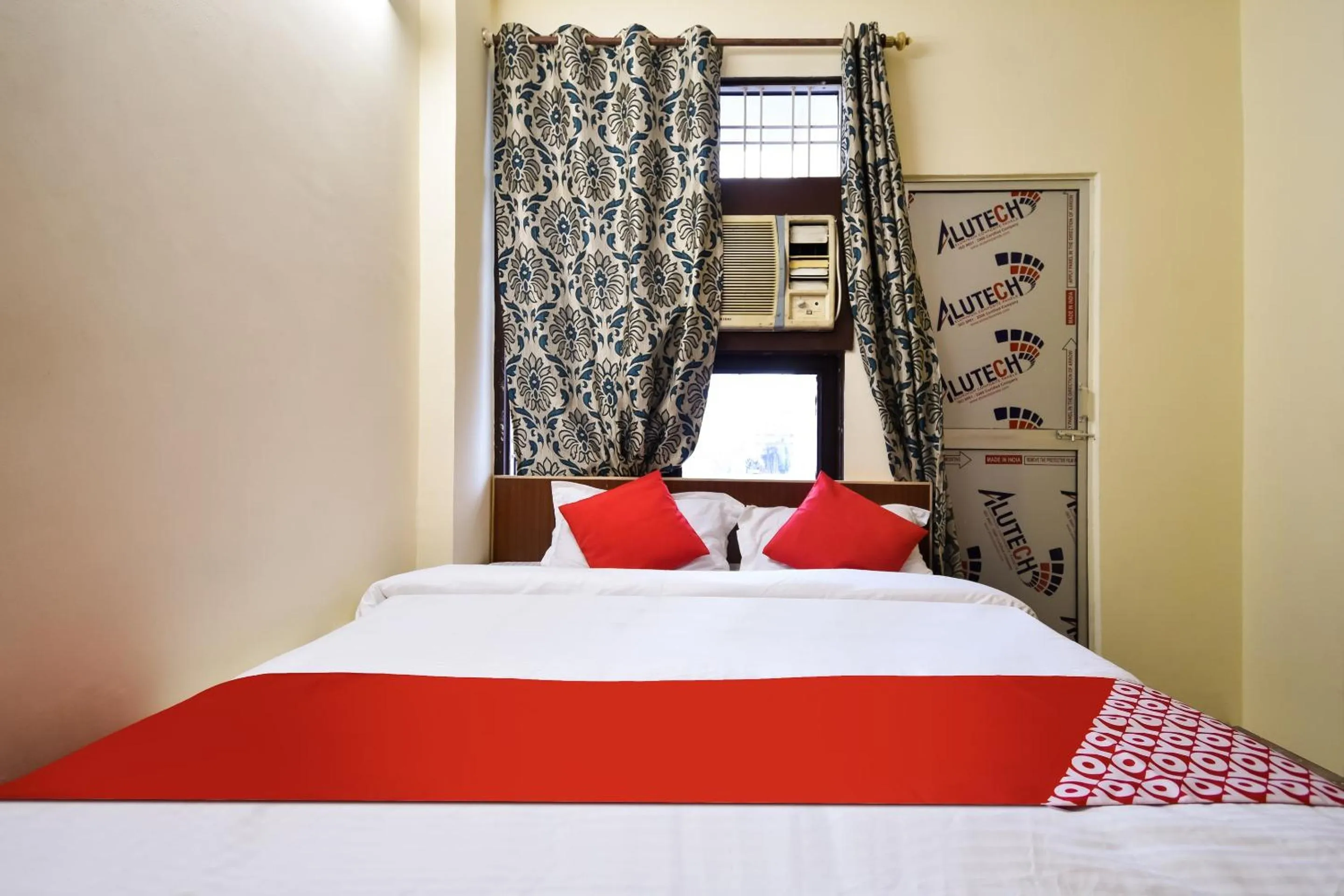 Bedroom in Hotel O Pragati Inn