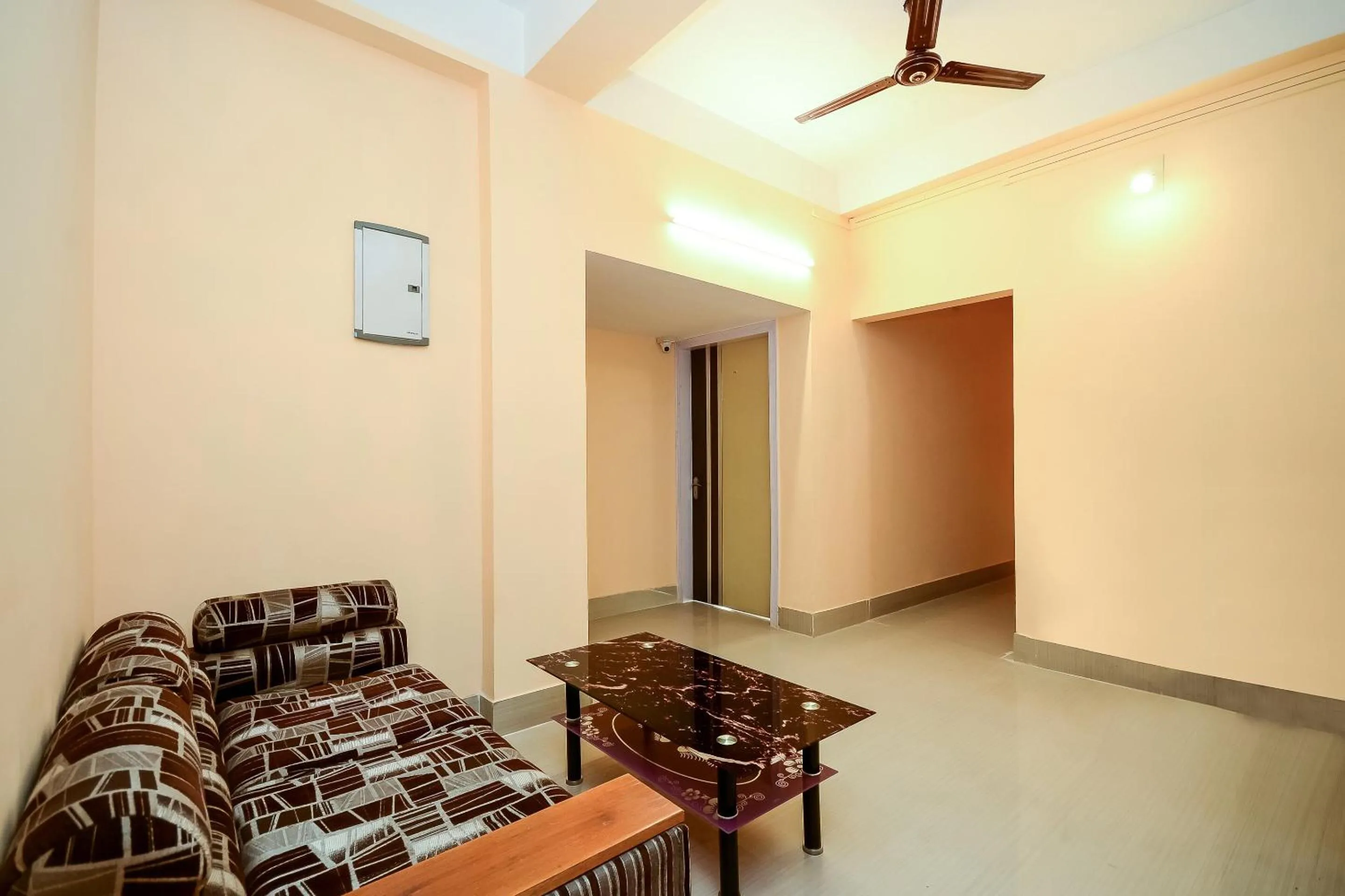 Lobby or reception, Bed in Hotel O Manmohan Enclave