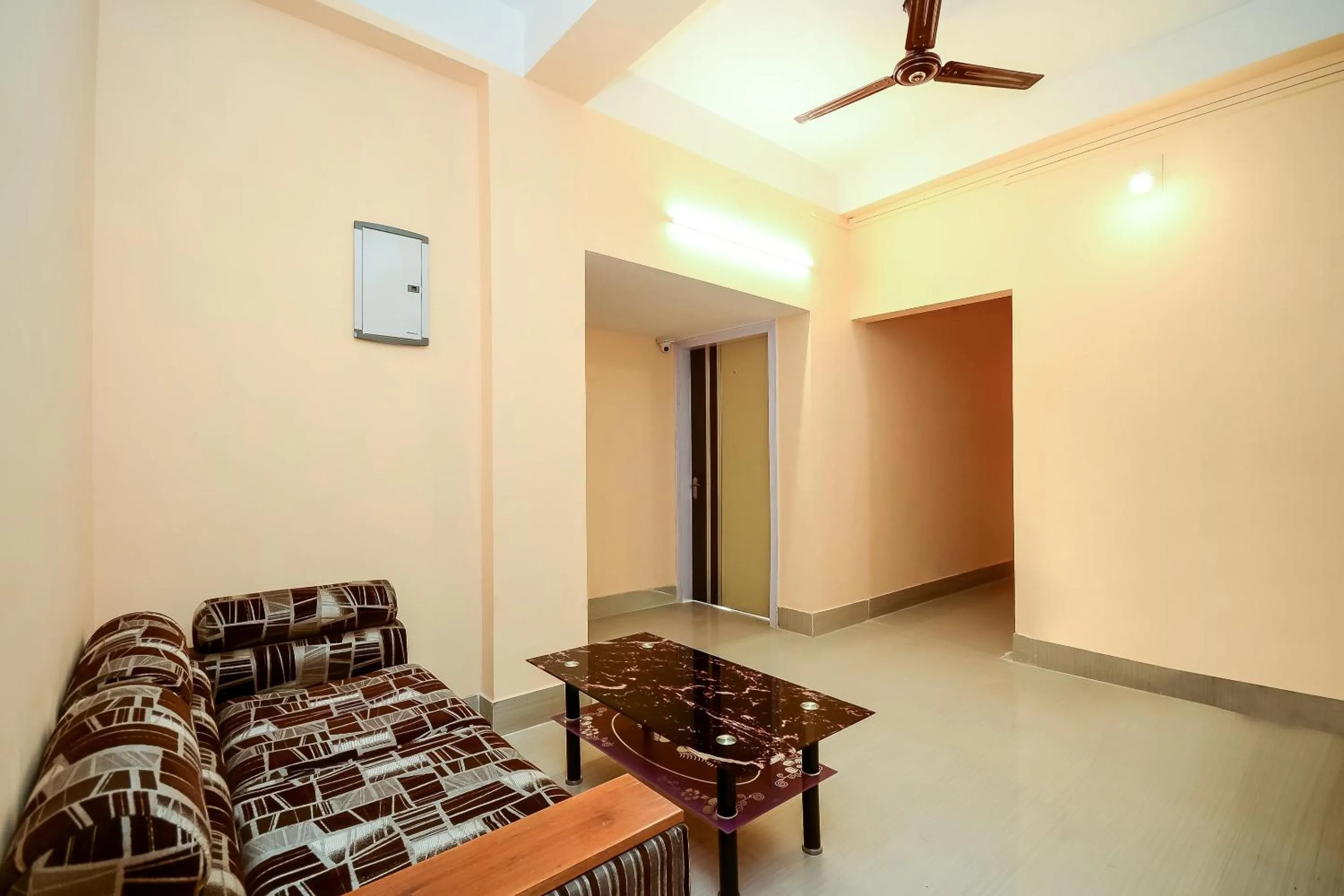 Lobby or reception, Bed in Hotel O Manmohan Enclave