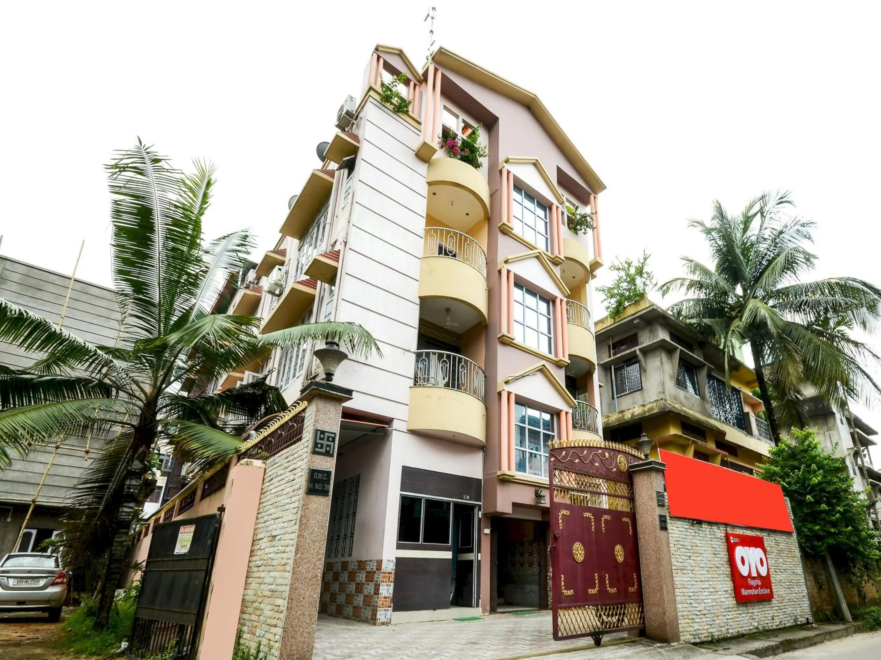 Facade/entrance in Hotel O Manmohan Enclave