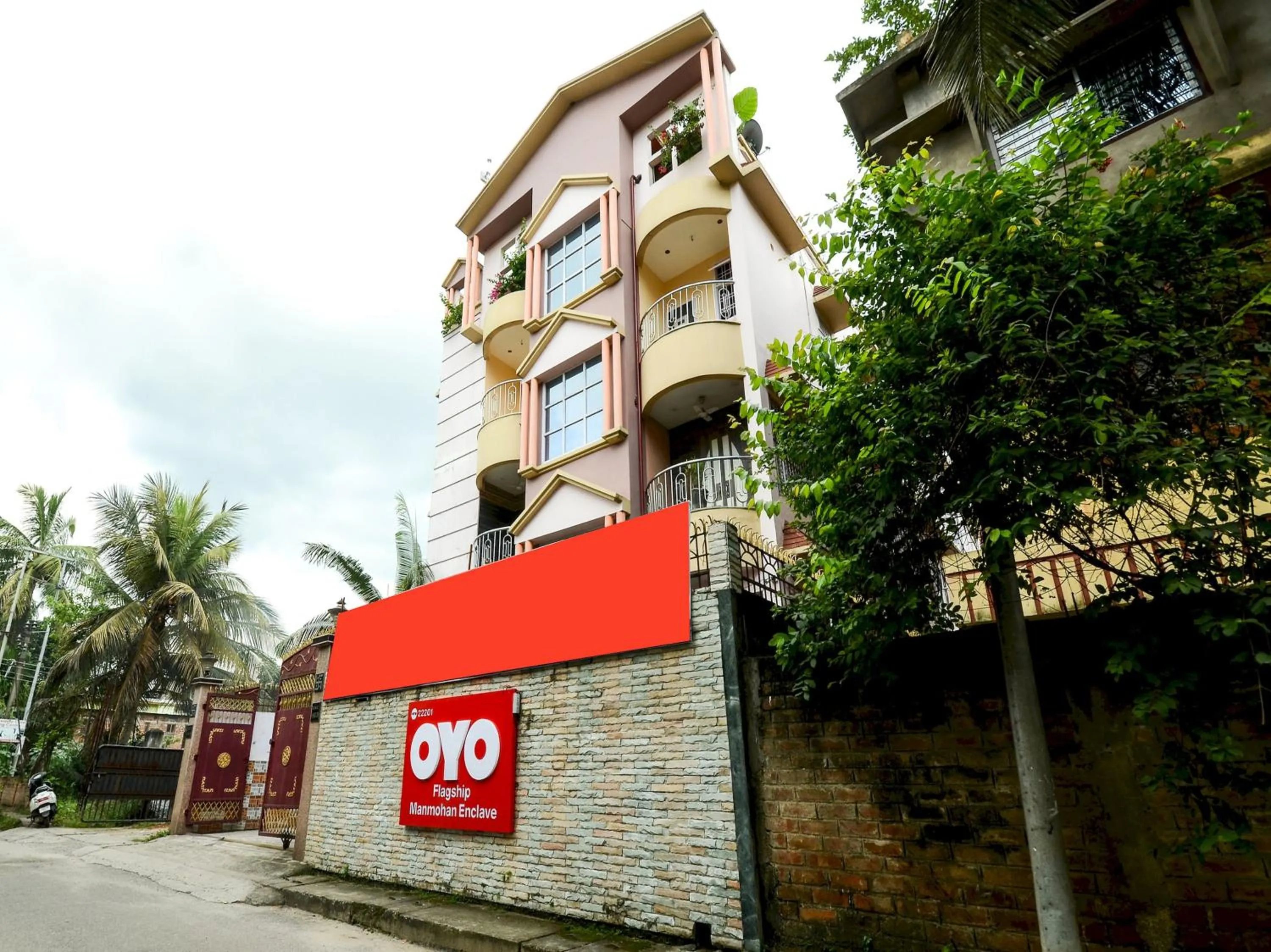 Facade/entrance in Hotel O Manmohan Enclave