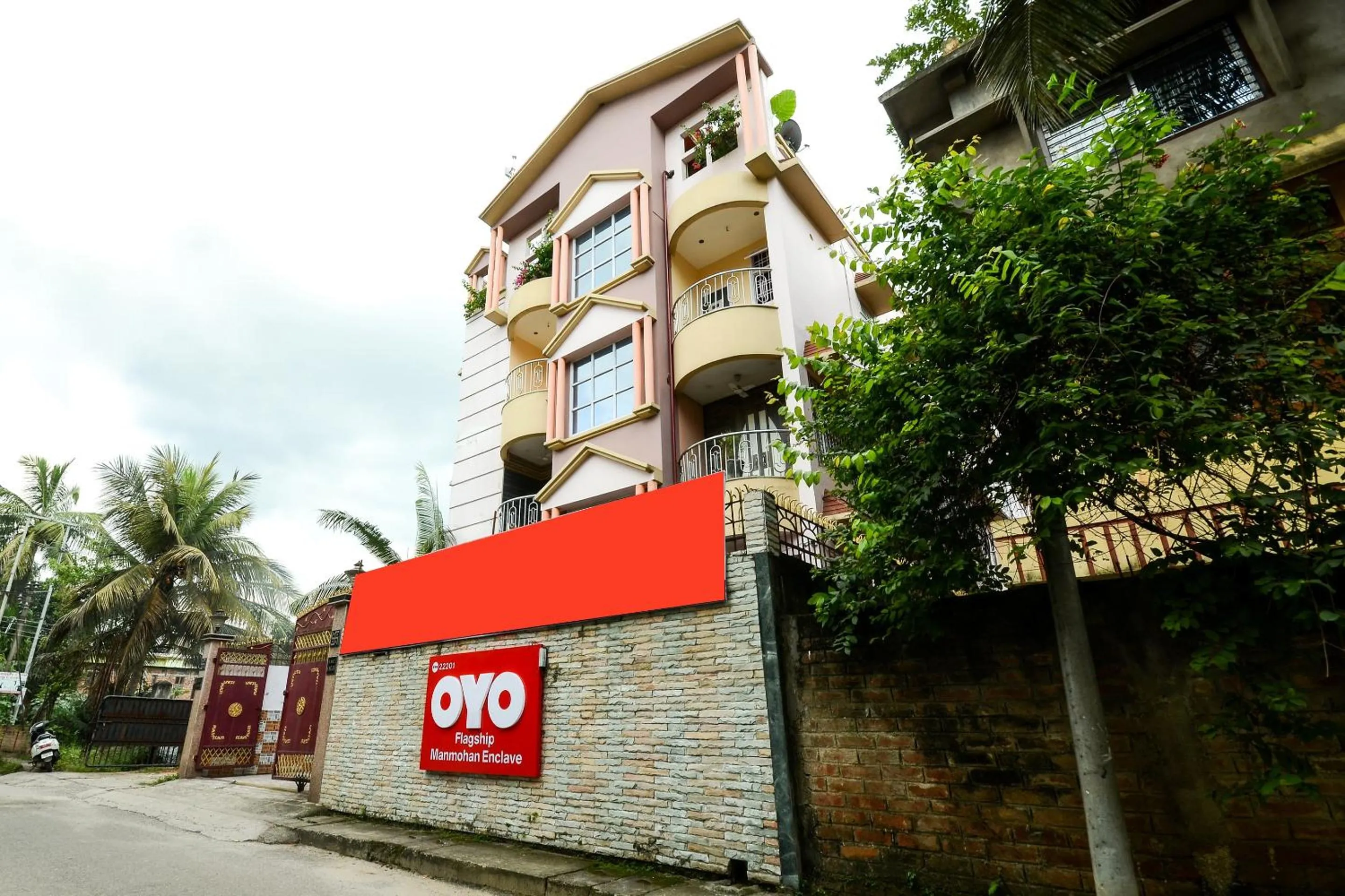 Facade/entrance in Hotel O Manmohan Enclave