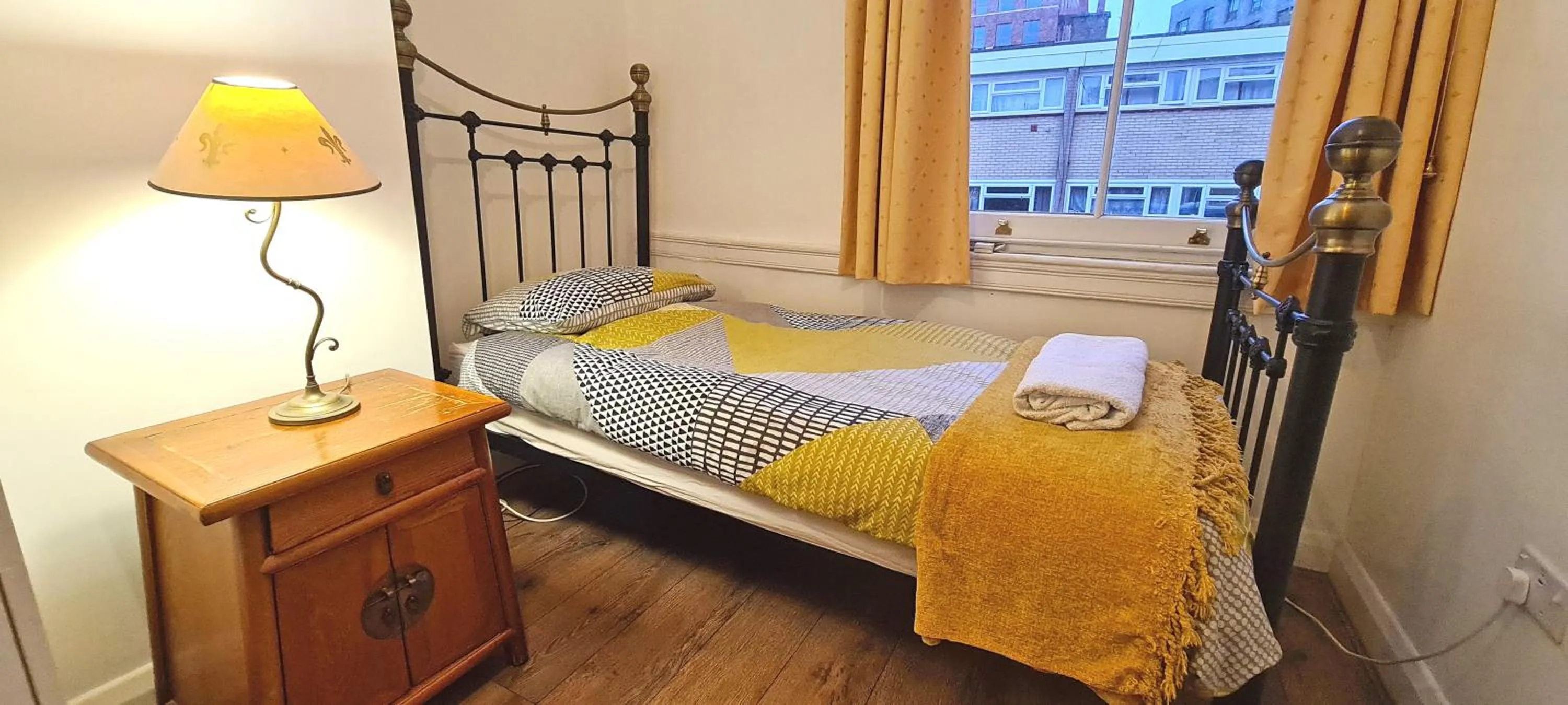 Bedroom, Bed in The Greenwich Pensioner Guesthouse