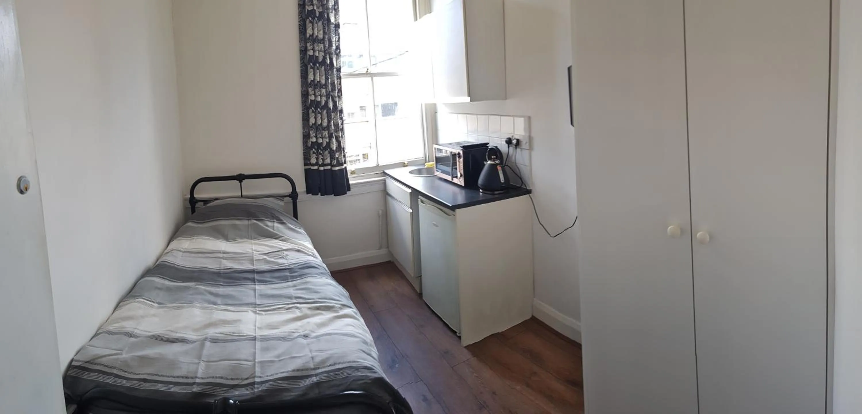 Photo of the whole room, Bed in The Greenwich Pensioner Guesthouse