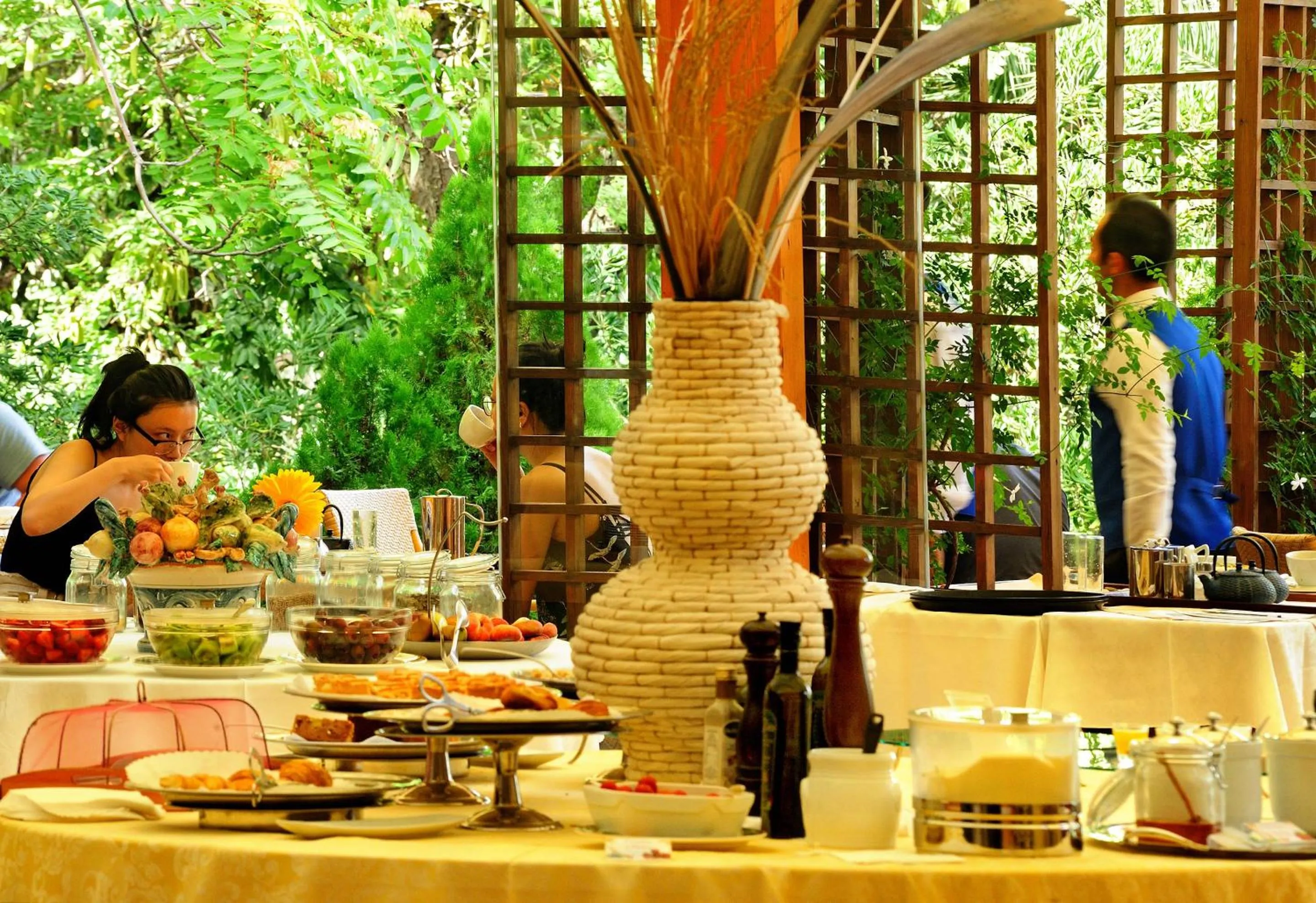 Buffet breakfast in Alberi del Paradiso