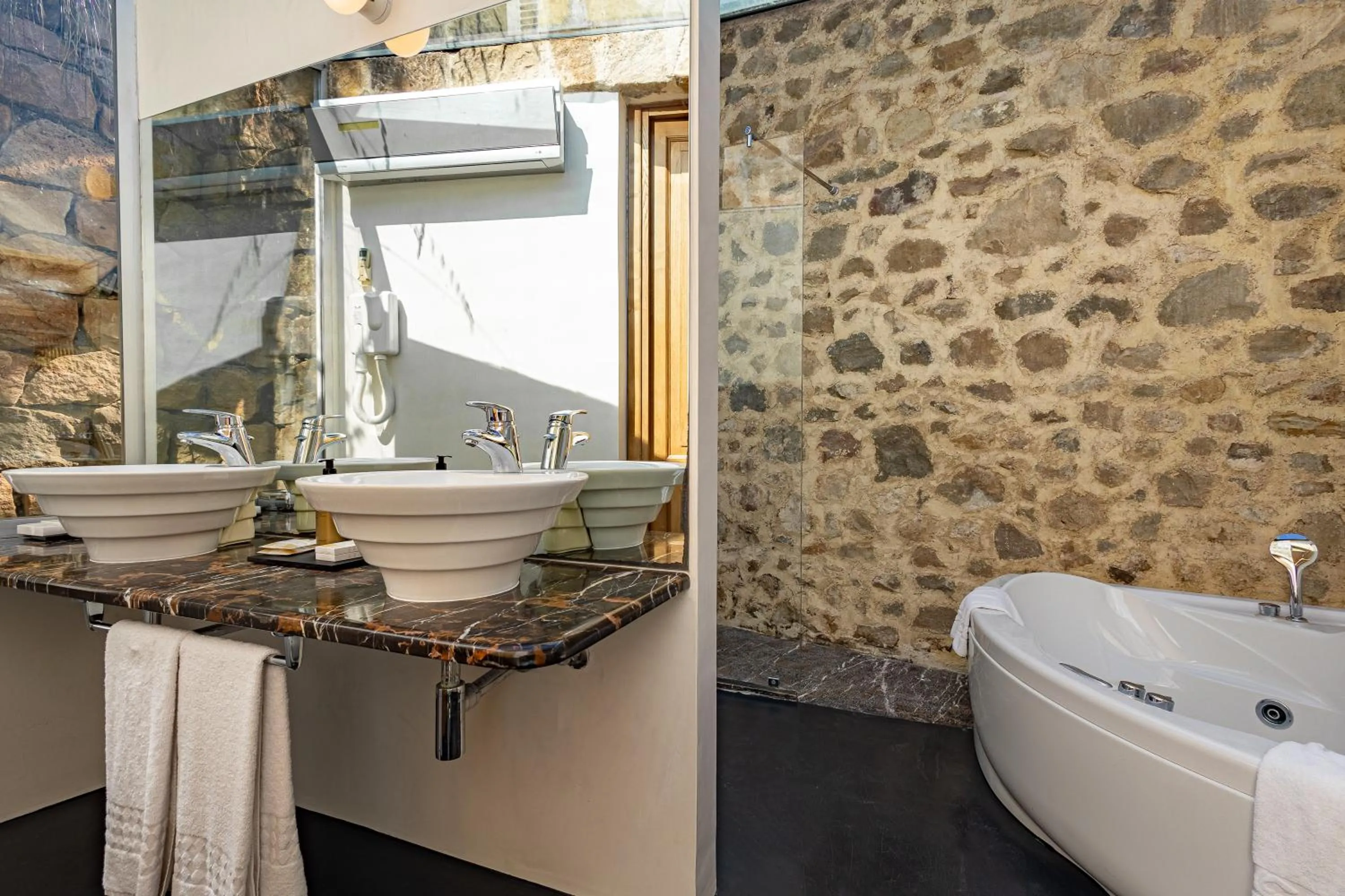 Bathroom in Alberi del Paradiso