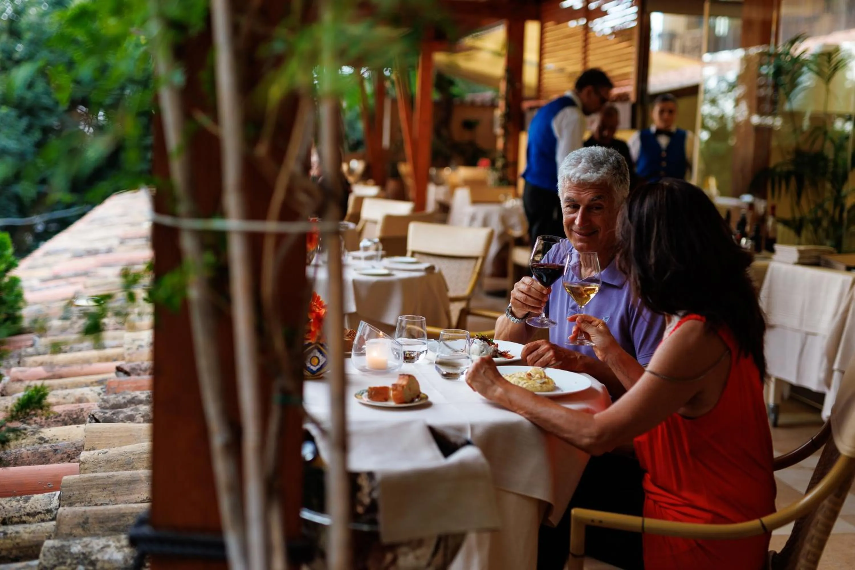 Restaurant/places to eat in Alberi del Paradiso