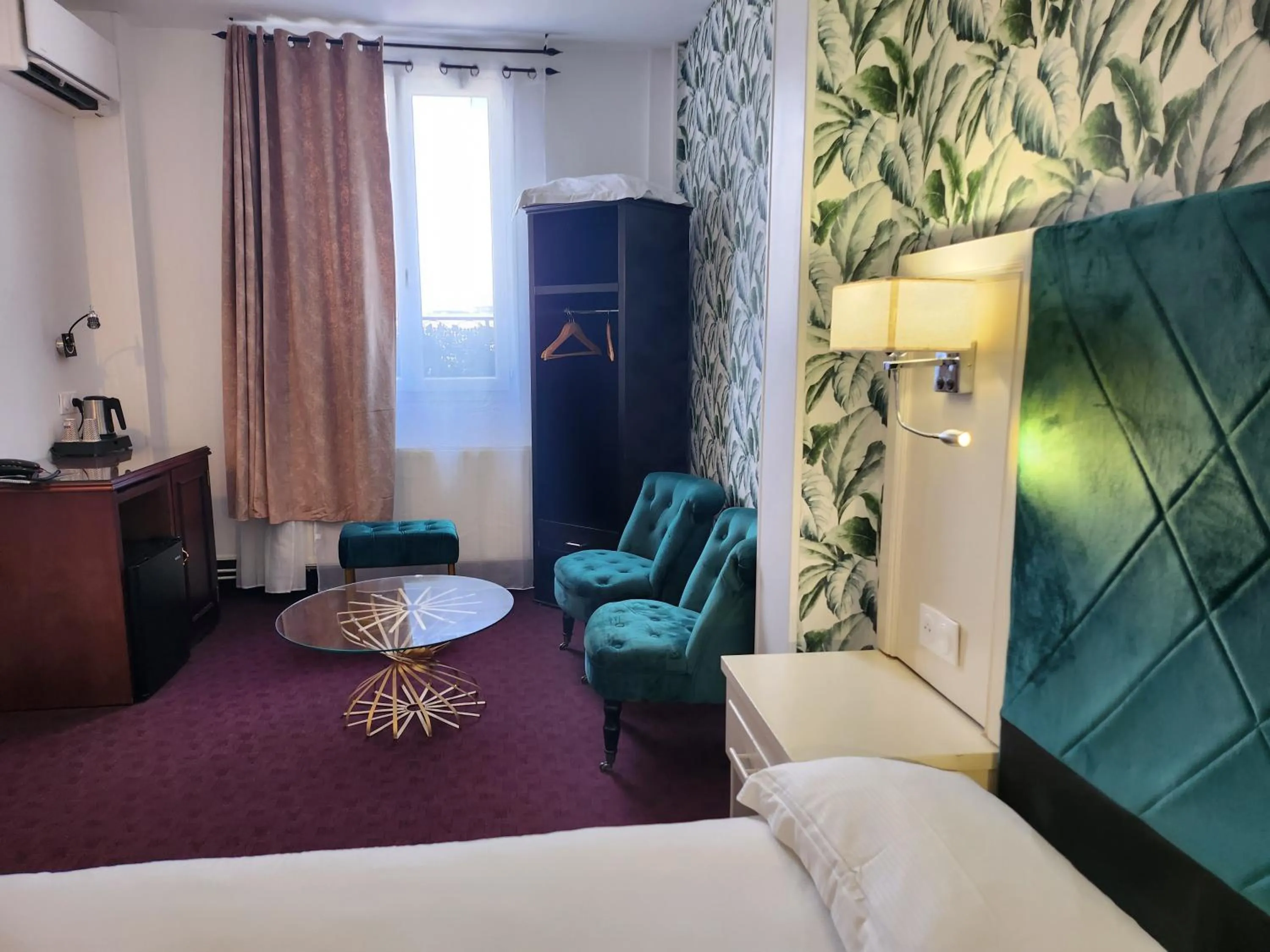 Bedroom, Bed in HOTEL ROYAL Paris Ivry