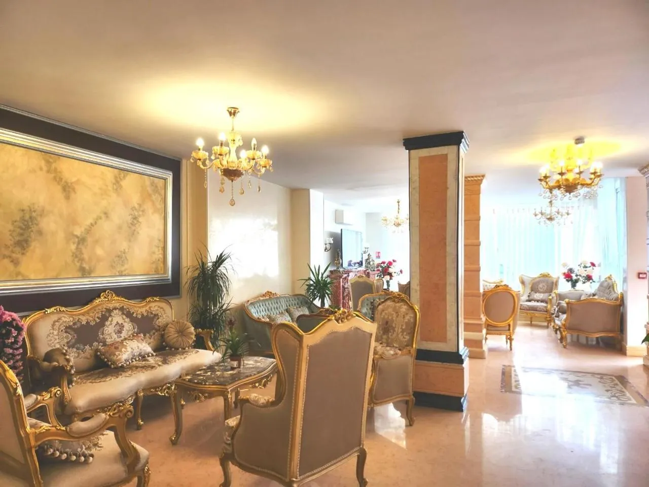 Lobby or reception in HOTEL ROYAL Paris Ivry