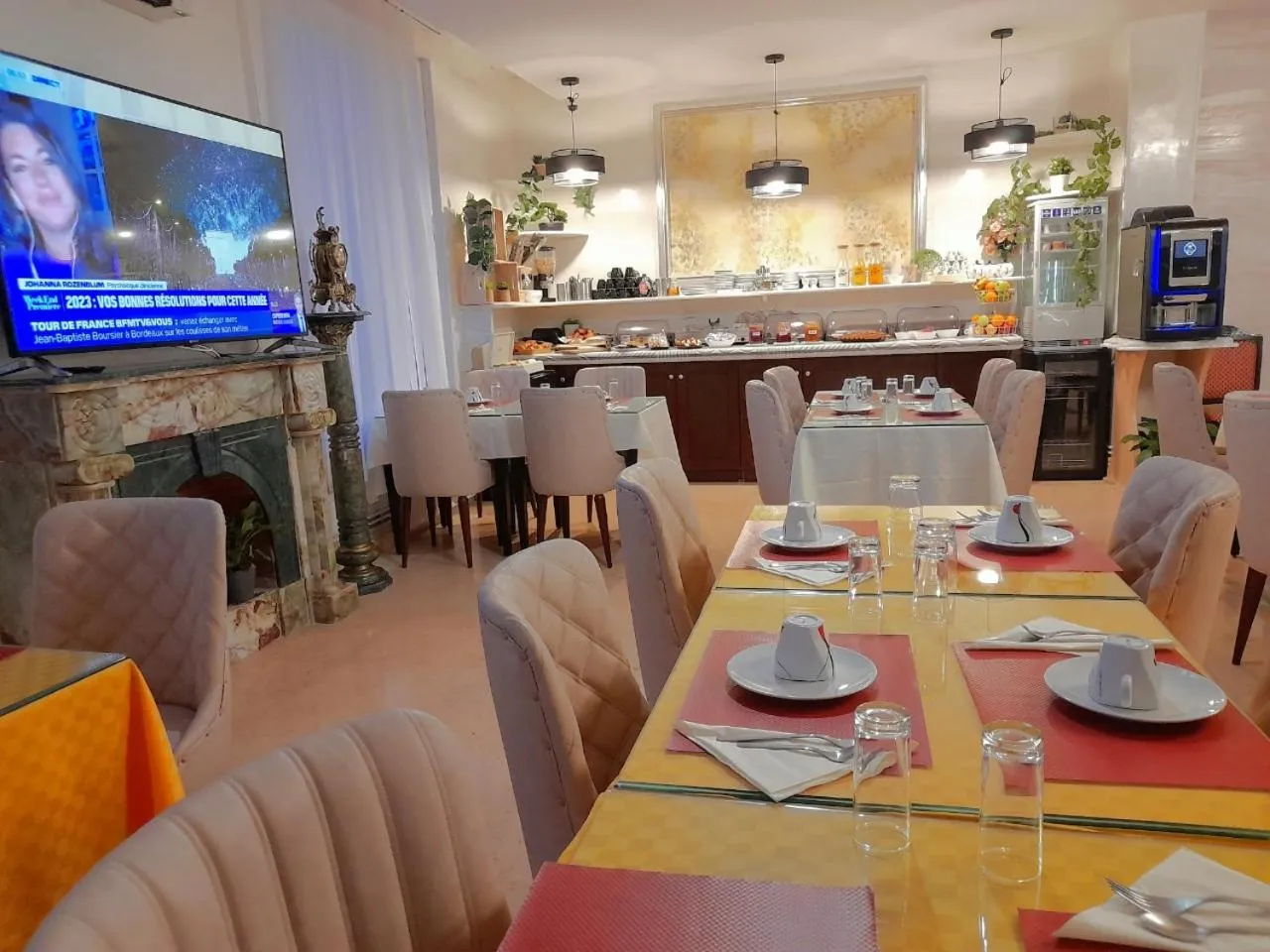 Breakfast in HOTEL ROYAL Paris Ivry