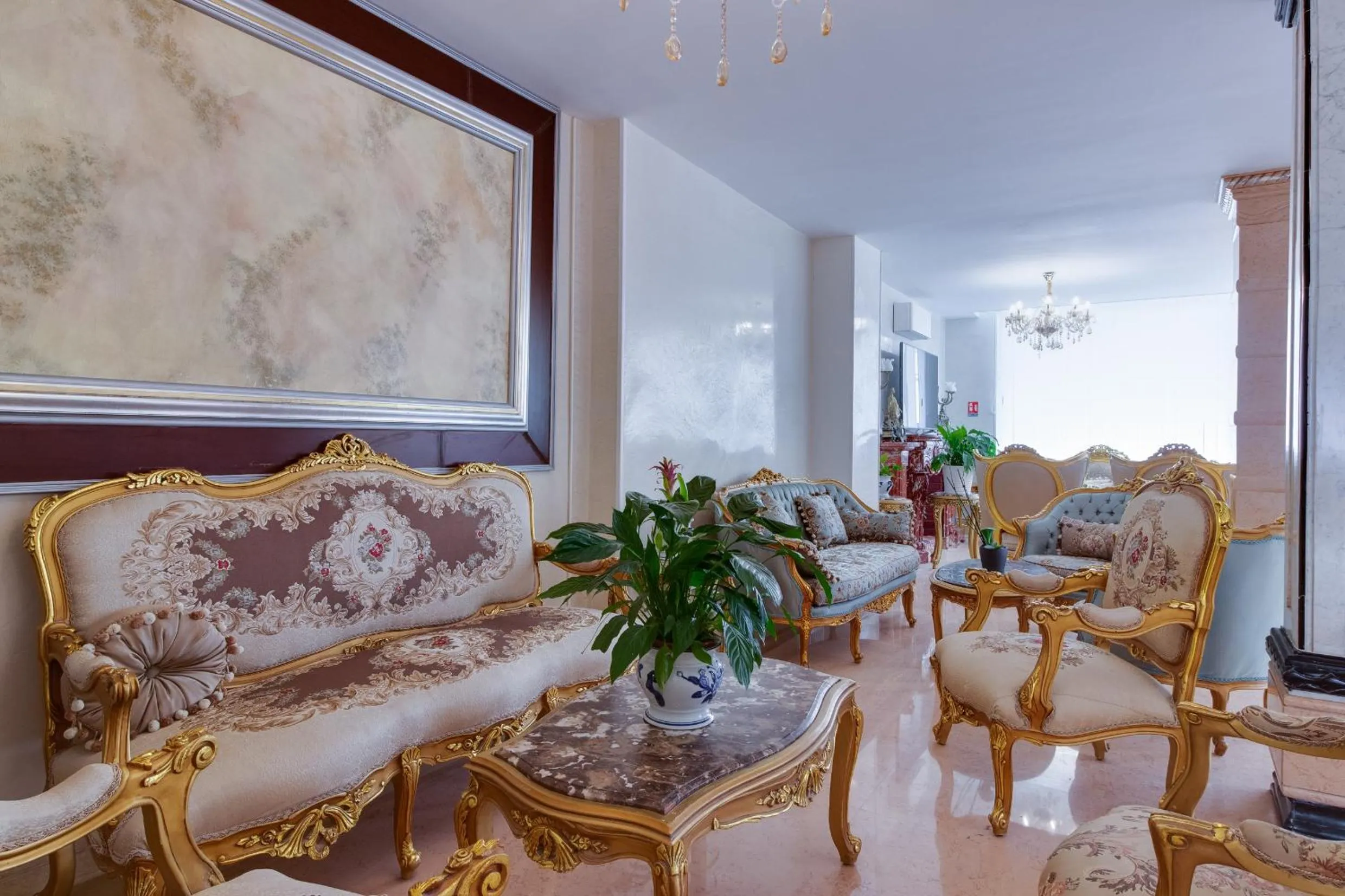 Living room in HOTEL ROYAL Paris Ivry