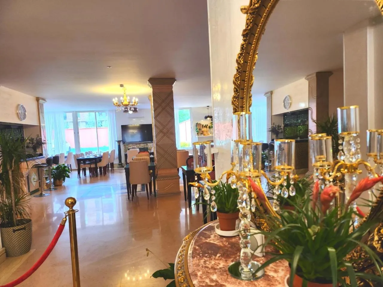 Lobby or reception in HOTEL ROYAL Paris Ivry