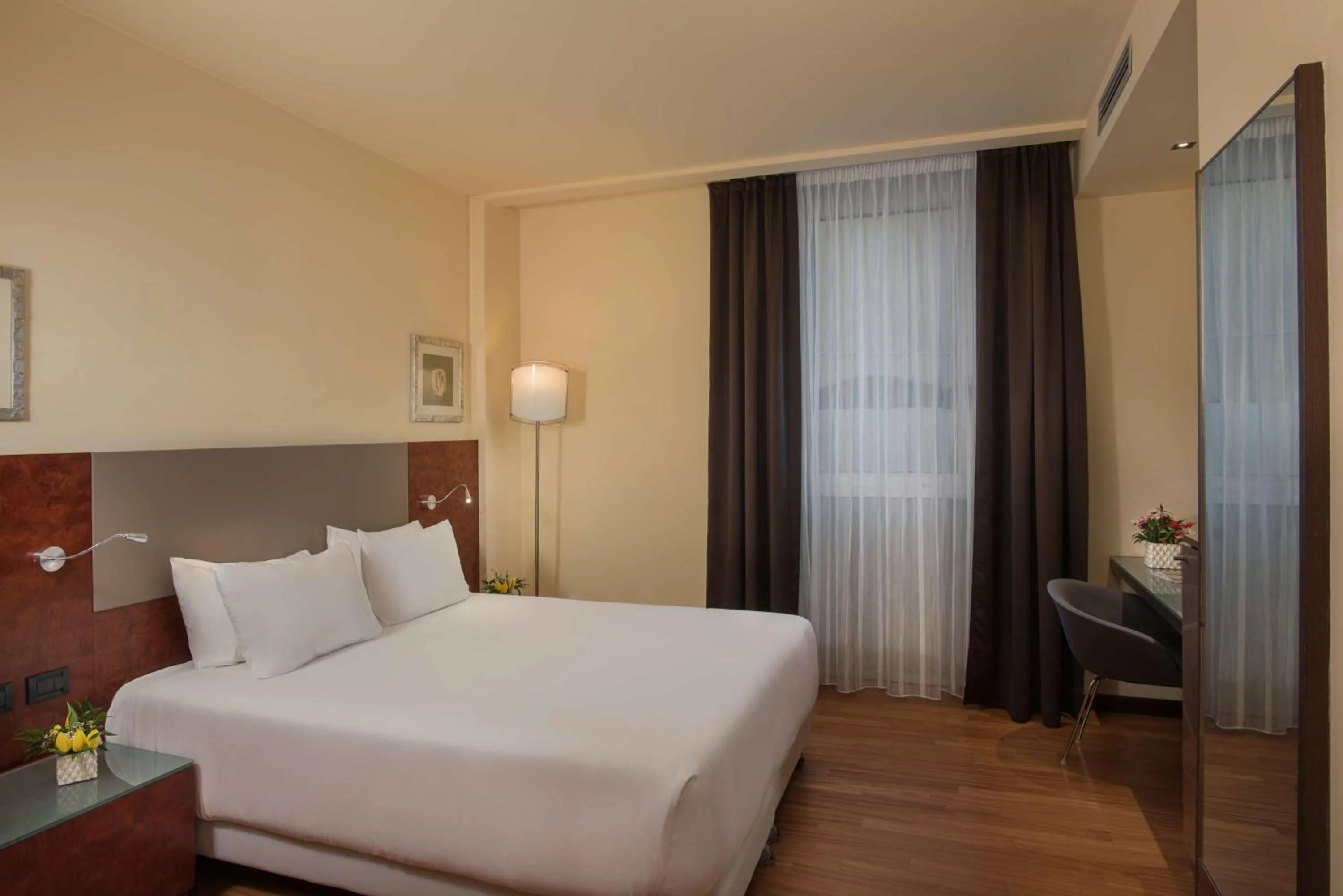 Bedroom, Bed in NH Bergamo