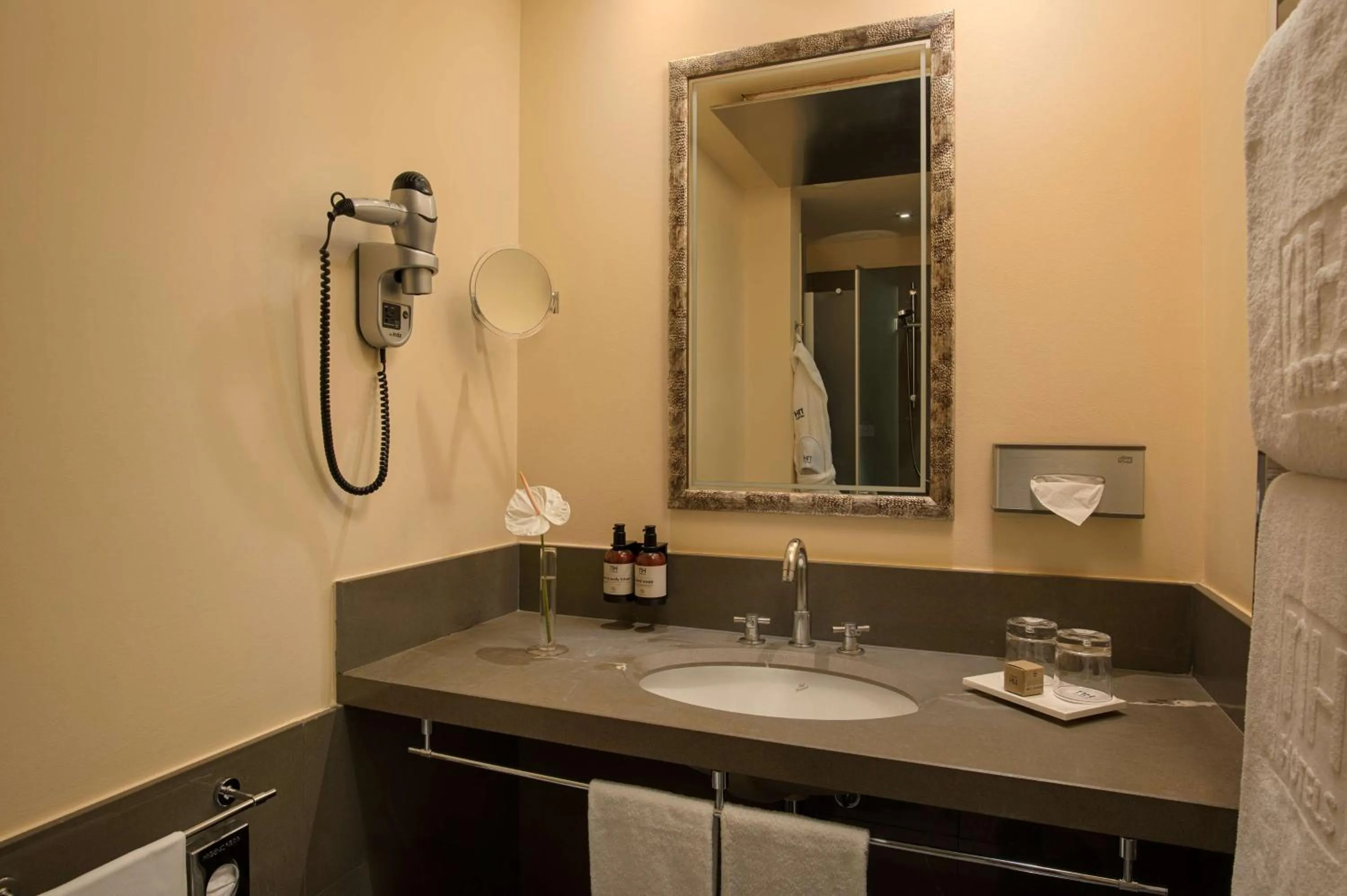 Bathroom in NH Bergamo