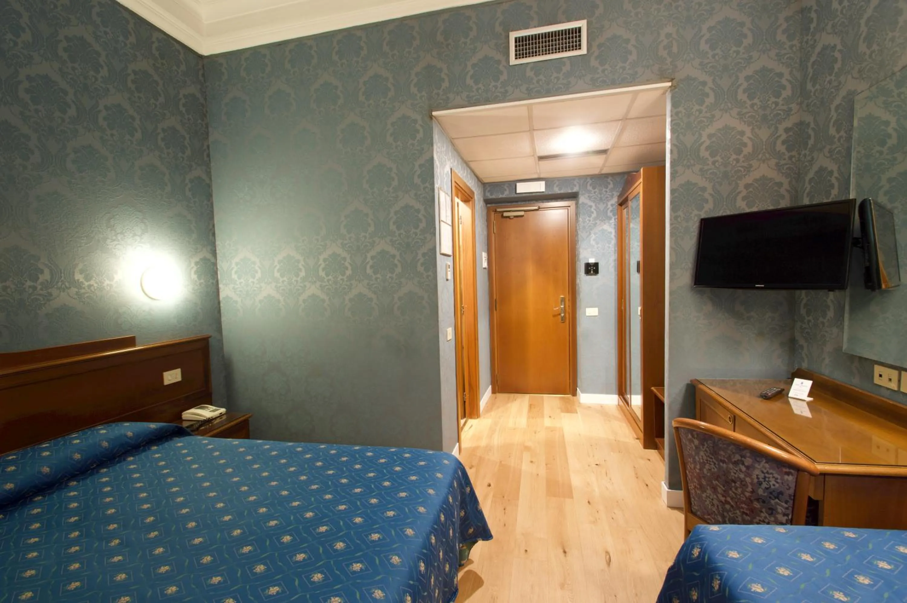 Bed in Hotel Montecarlo