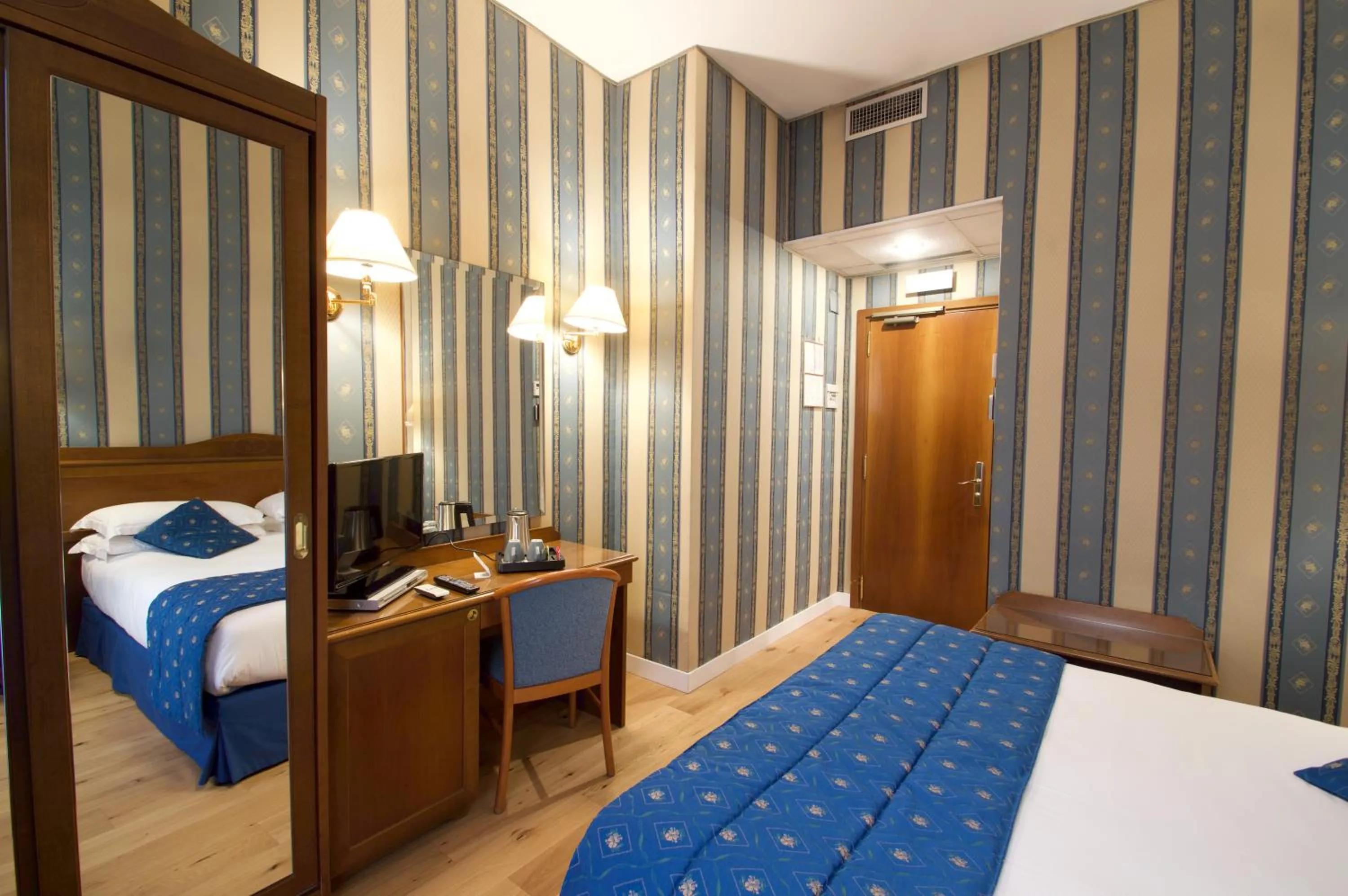 Bed in Hotel Montecarlo