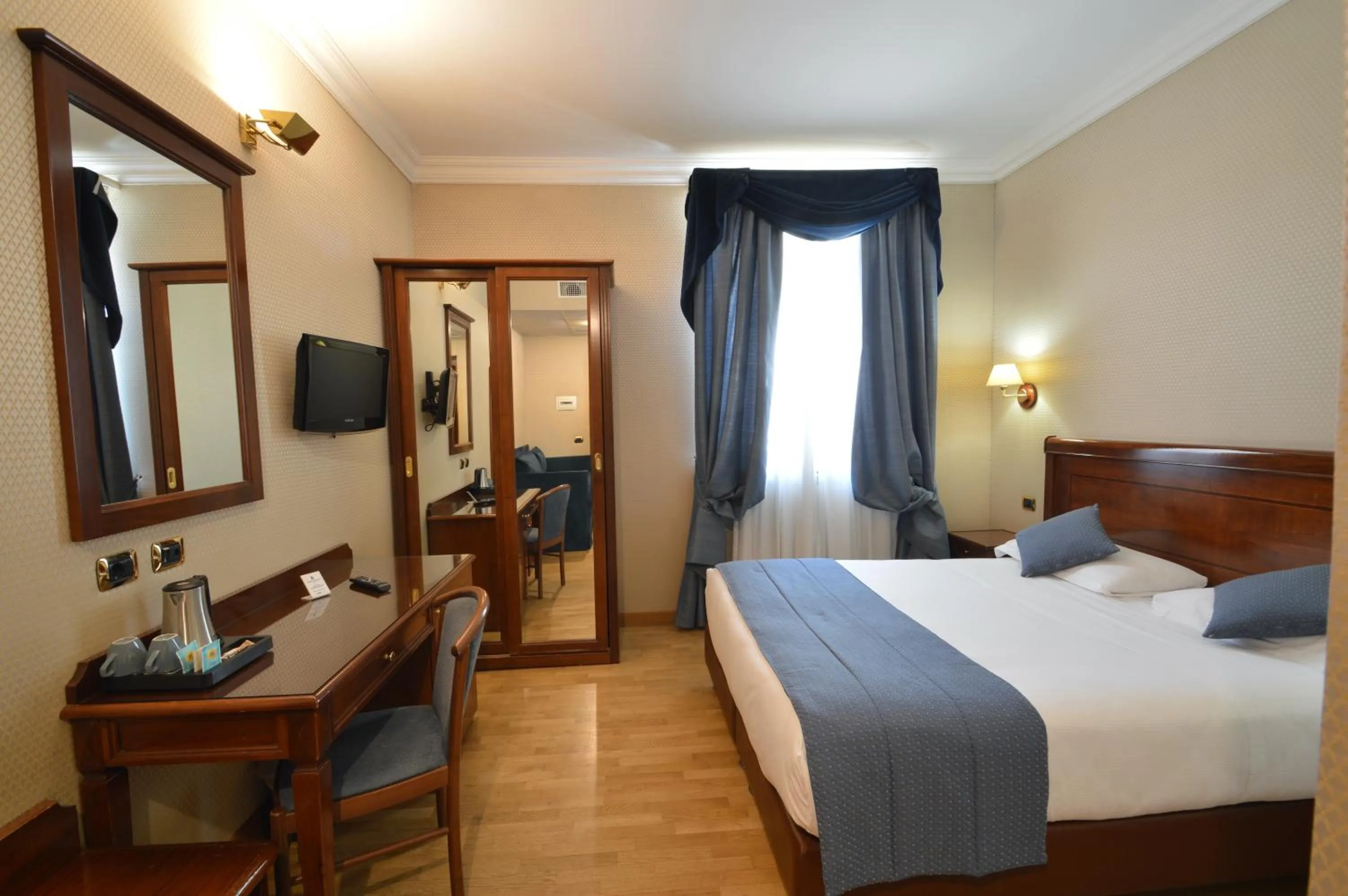 Bed in Hotel Montecarlo