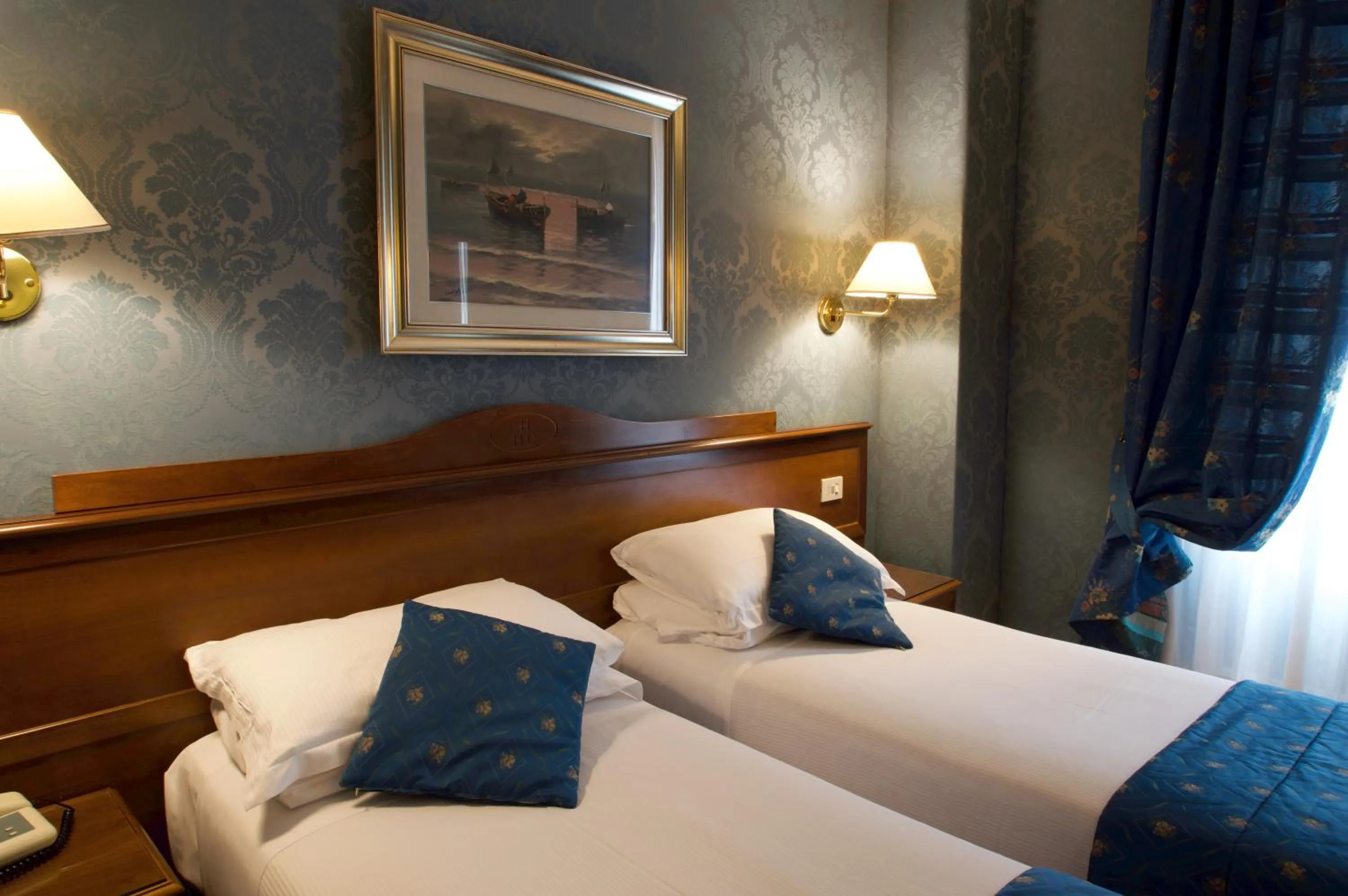 Bed in Hotel Montecarlo