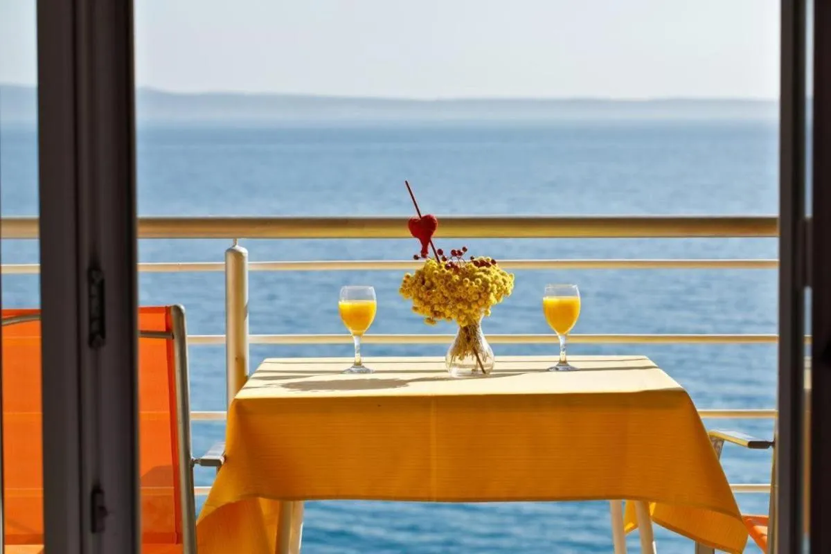 Balcony/Terrace in Nice apartment with a sea view