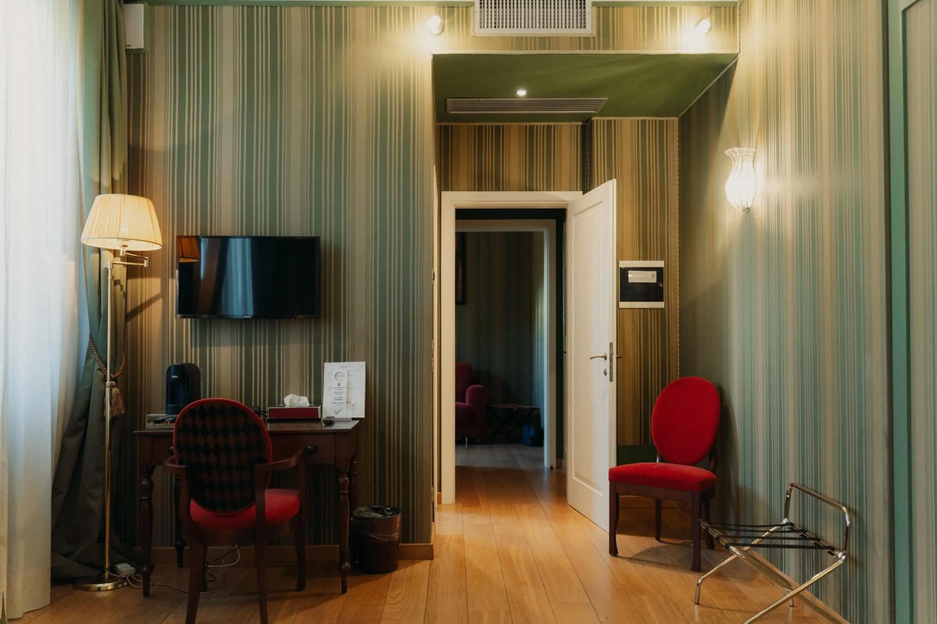 TV and multimedia in Hotel Palazzo Guiscardo Pietrasanta