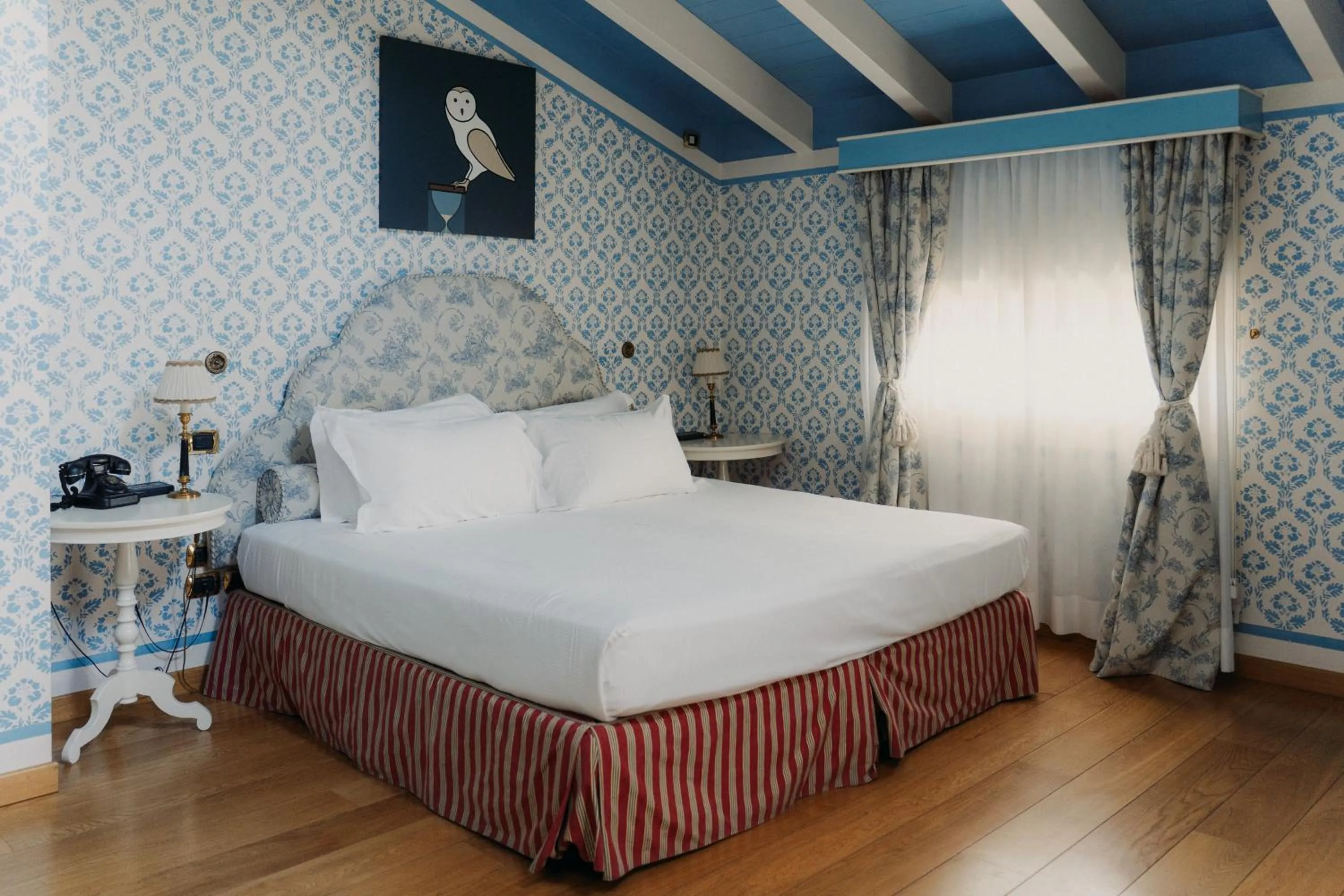 Bed in Hotel Palazzo Guiscardo Pietrasanta