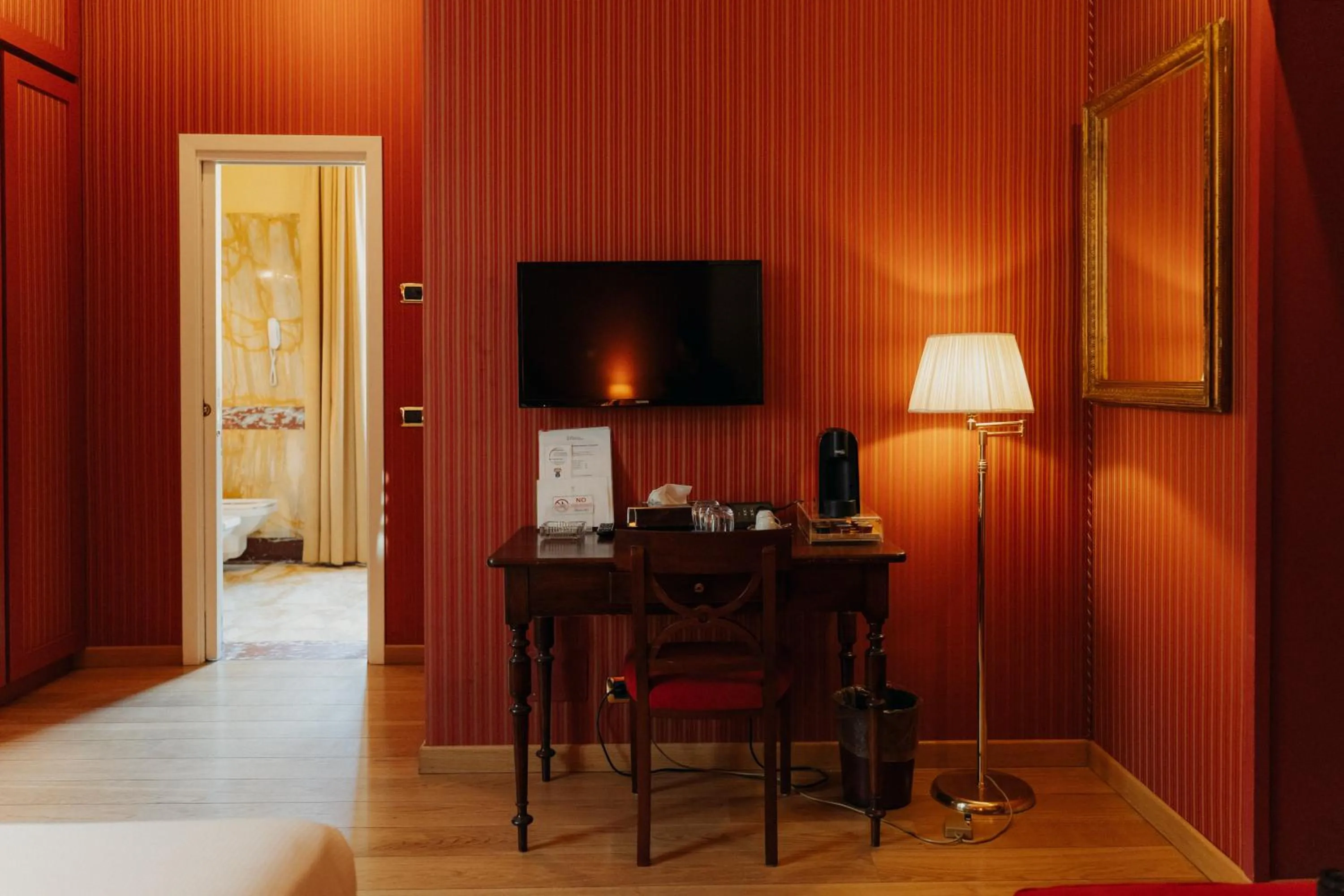 Bedroom, Bed in Hotel Palazzo Guiscardo Pietrasanta