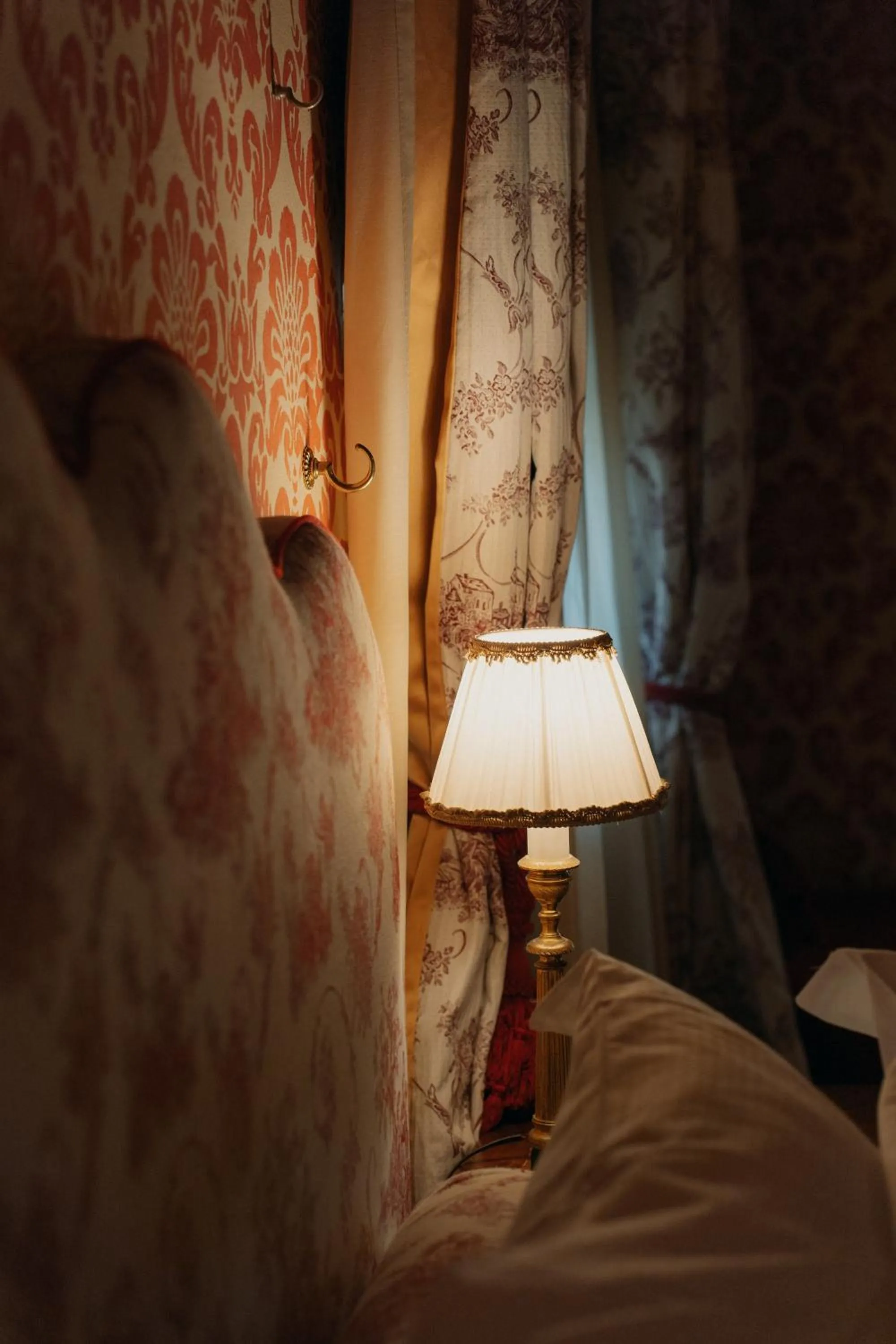 Bed in Hotel Palazzo Guiscardo Pietrasanta