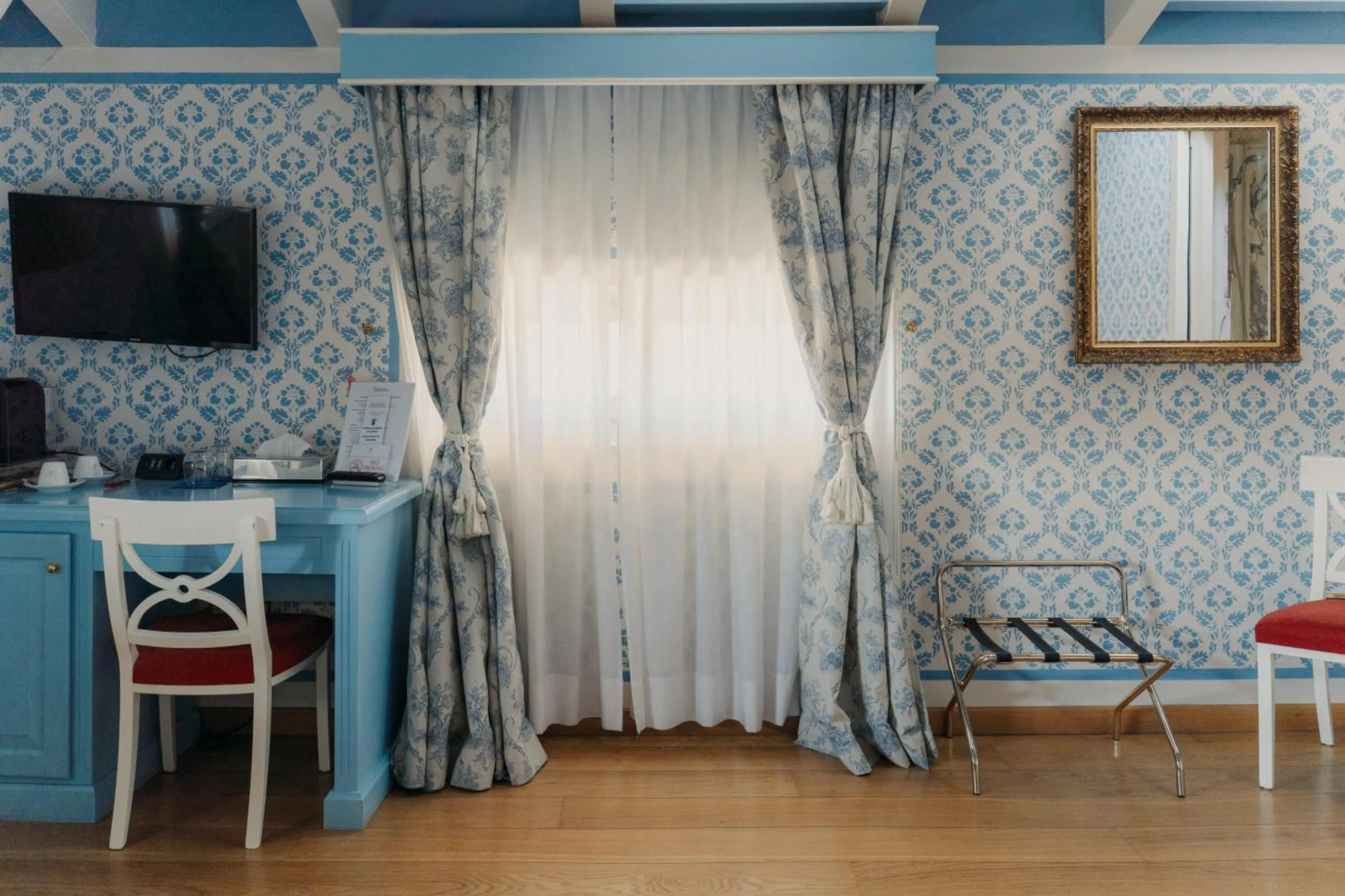 TV and multimedia in Hotel Palazzo Guiscardo Pietrasanta