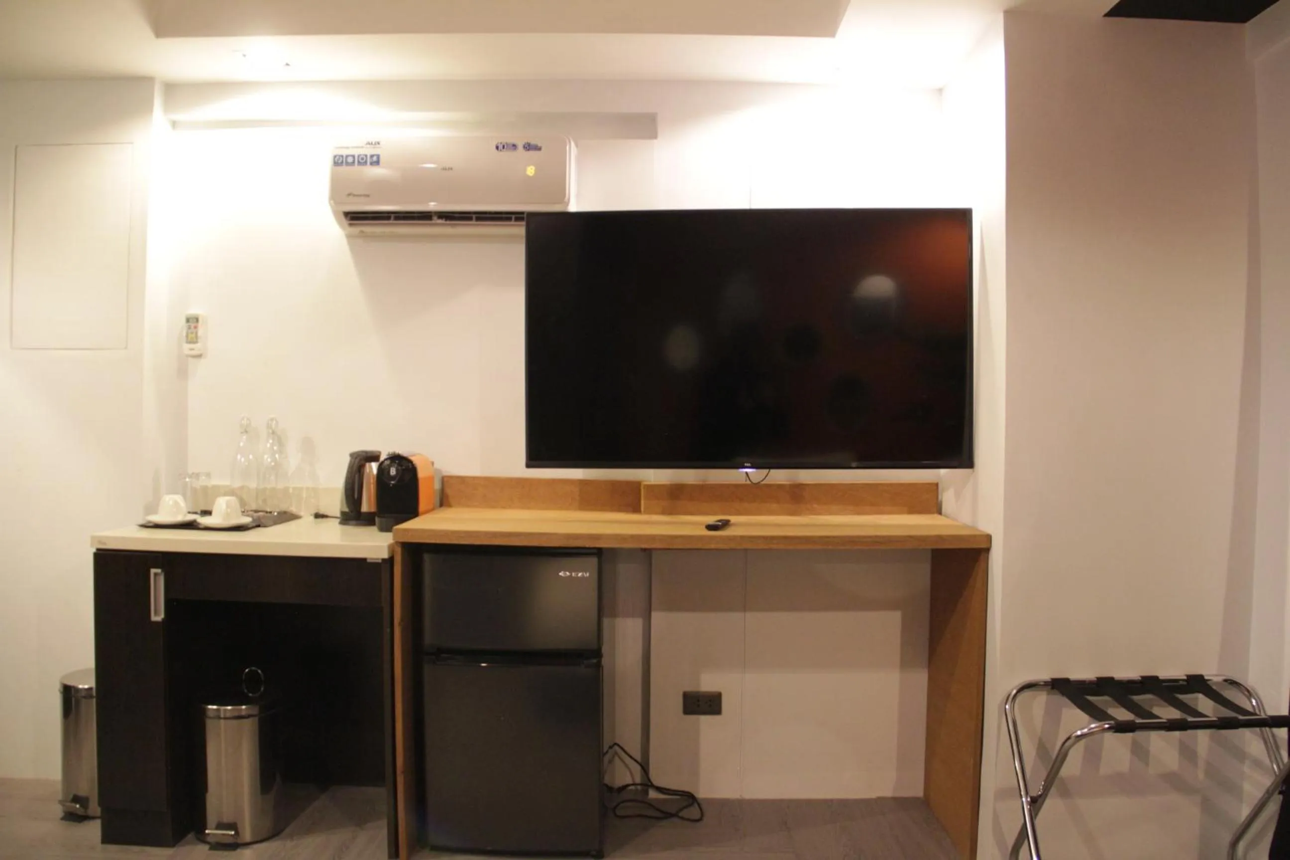 TV and multimedia in Havitat Boutique Hotel