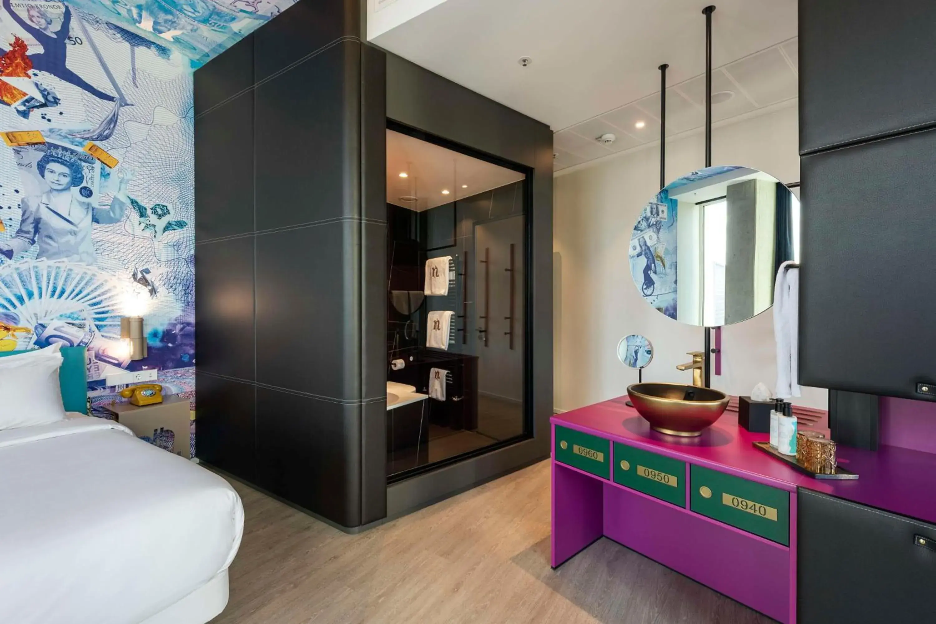 nhow Junior Suite with View + VIP Lounge in nhow Frankfurt nhow Junior Suite with View + VIP Lounge in nhow Frankfurt