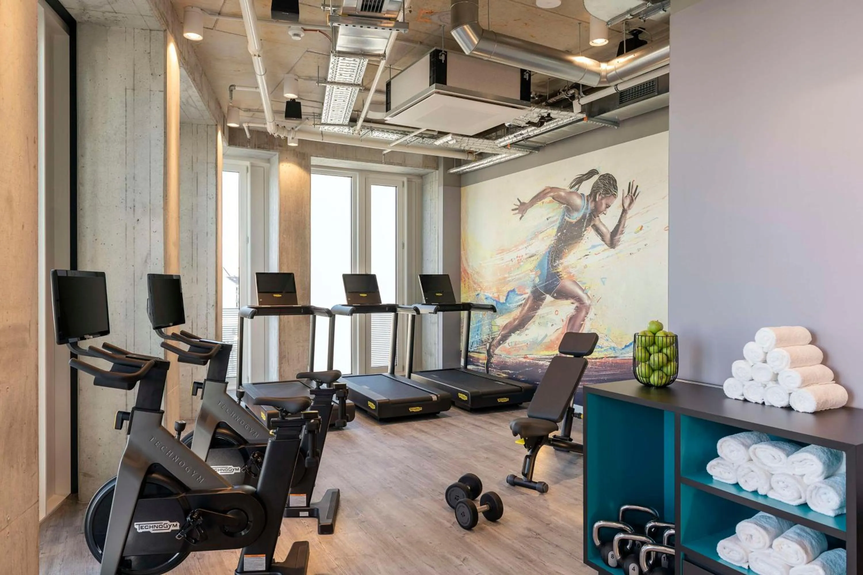 Fitness centre/facilities in nhow Frankfurt