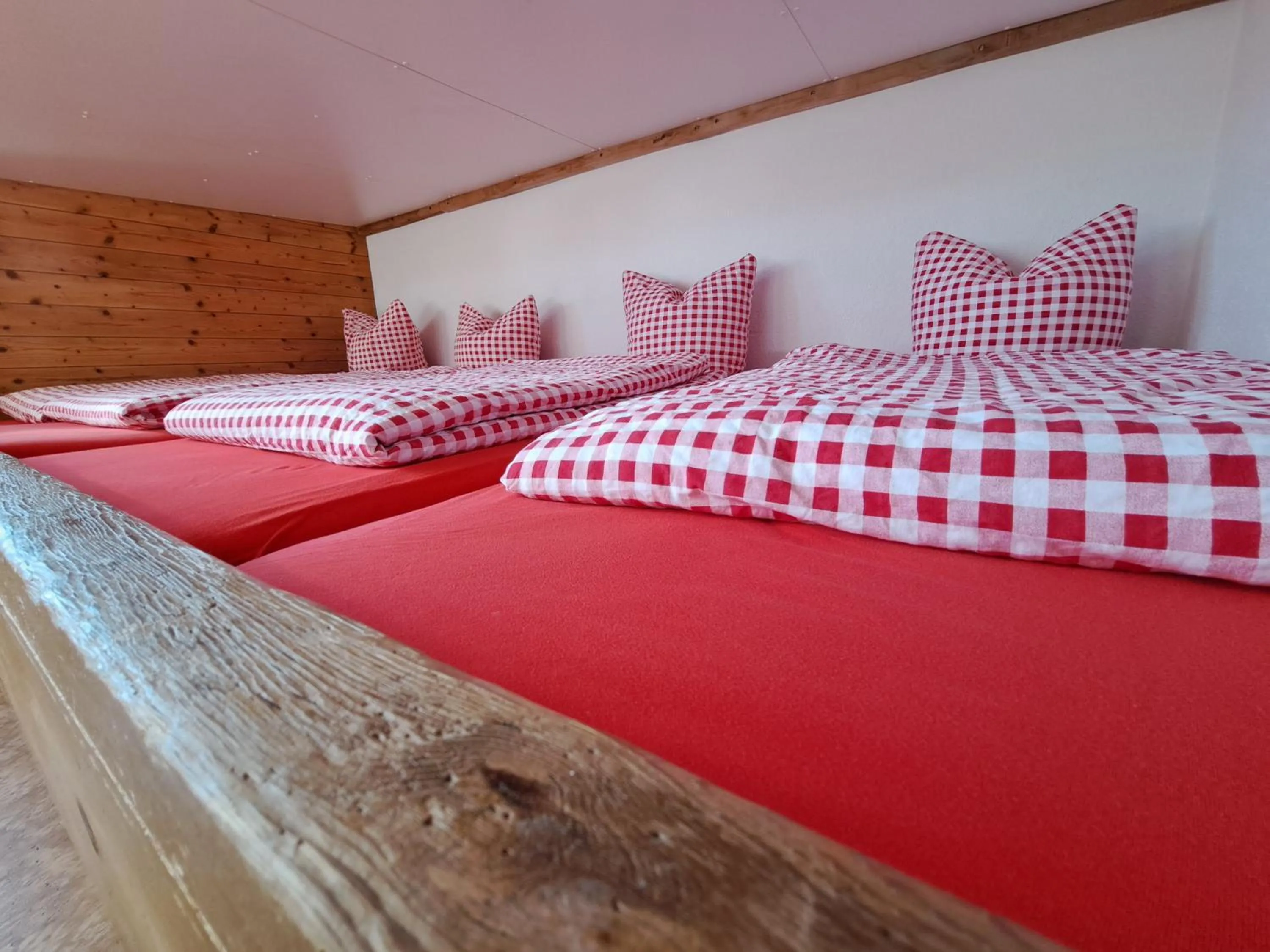 group of guests, Bed in Chalet Sepp
