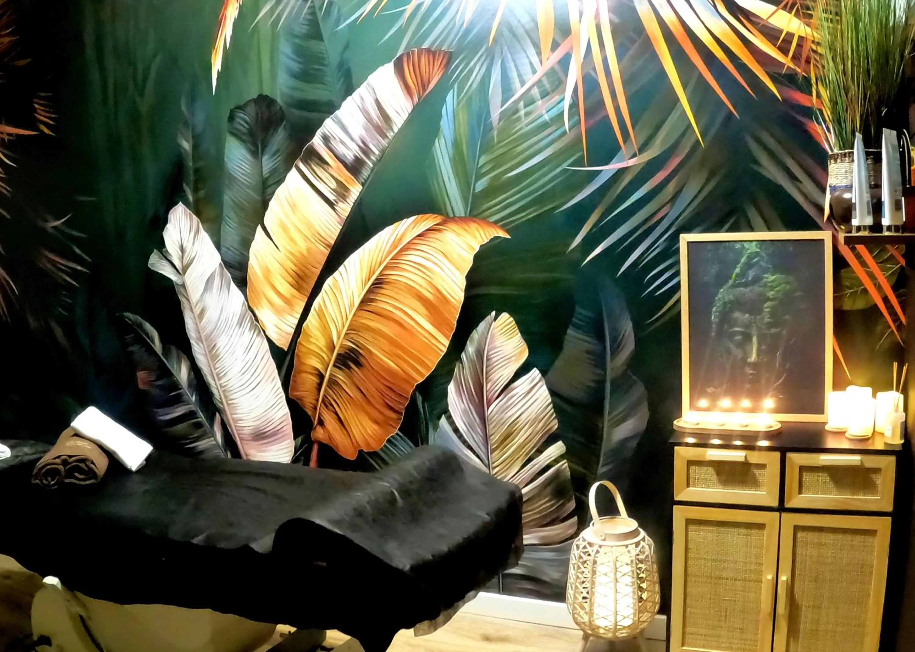 Massage in Aparthotel Green Concrete - ekologiczne apartamenty premium ze strefą Wellness