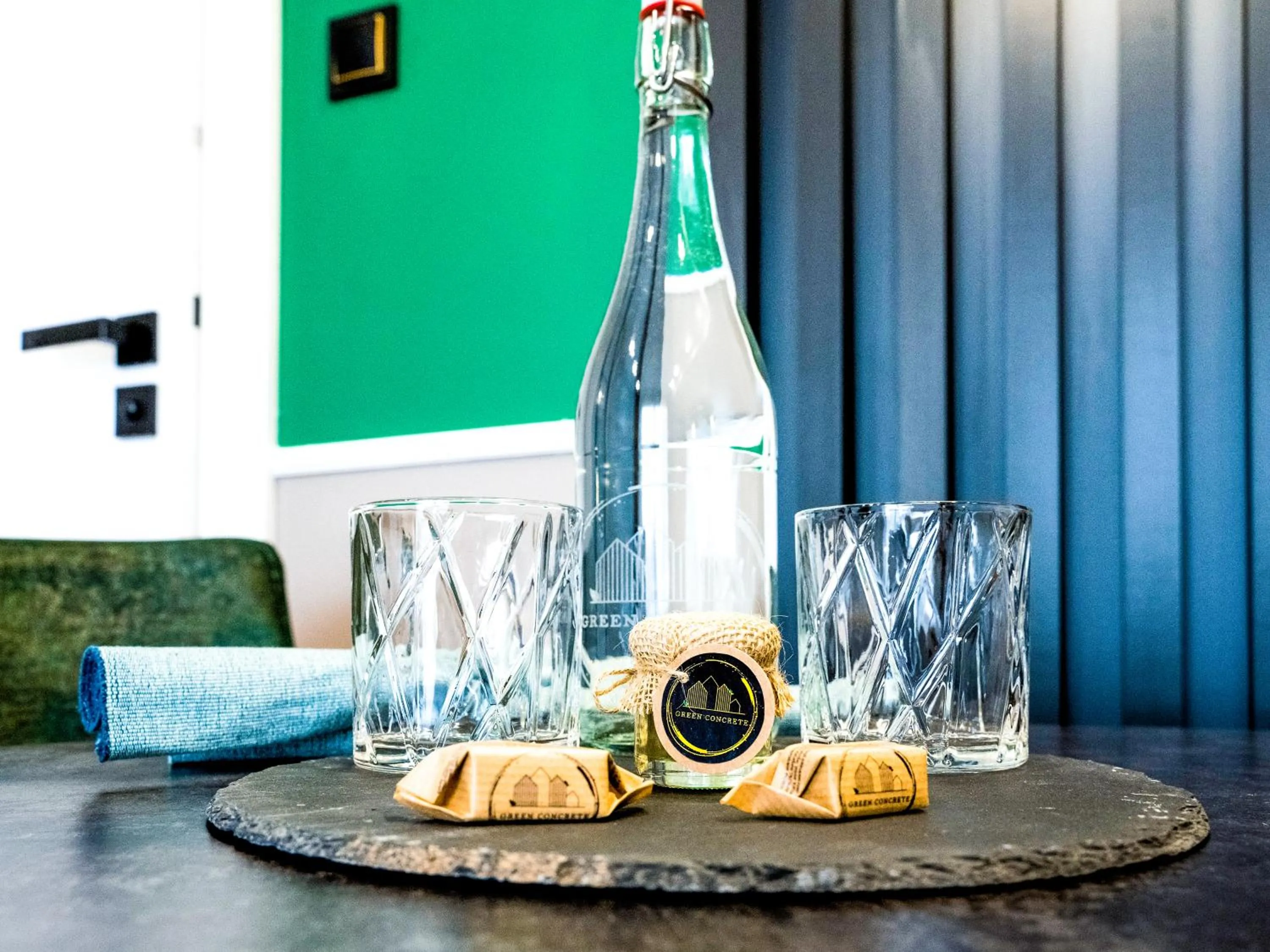 Food and drinks in Aparthotel Green Concrete - ekologiczne apartamenty premium ze strefą Wellness