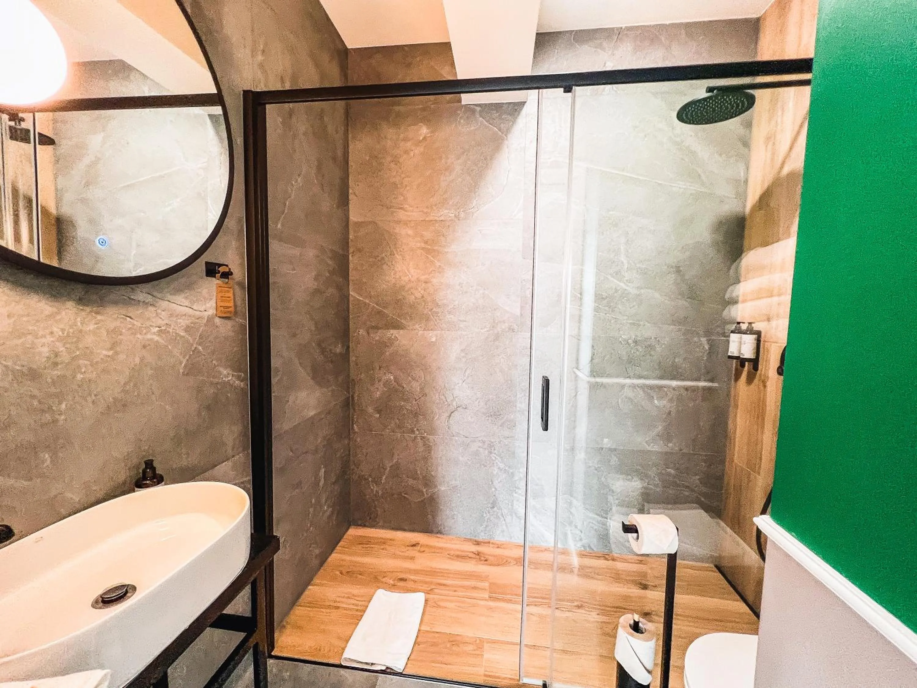 Bathroom in Aparthotel Green Concrete - ekologiczne apartamenty premium ze strefą Wellness