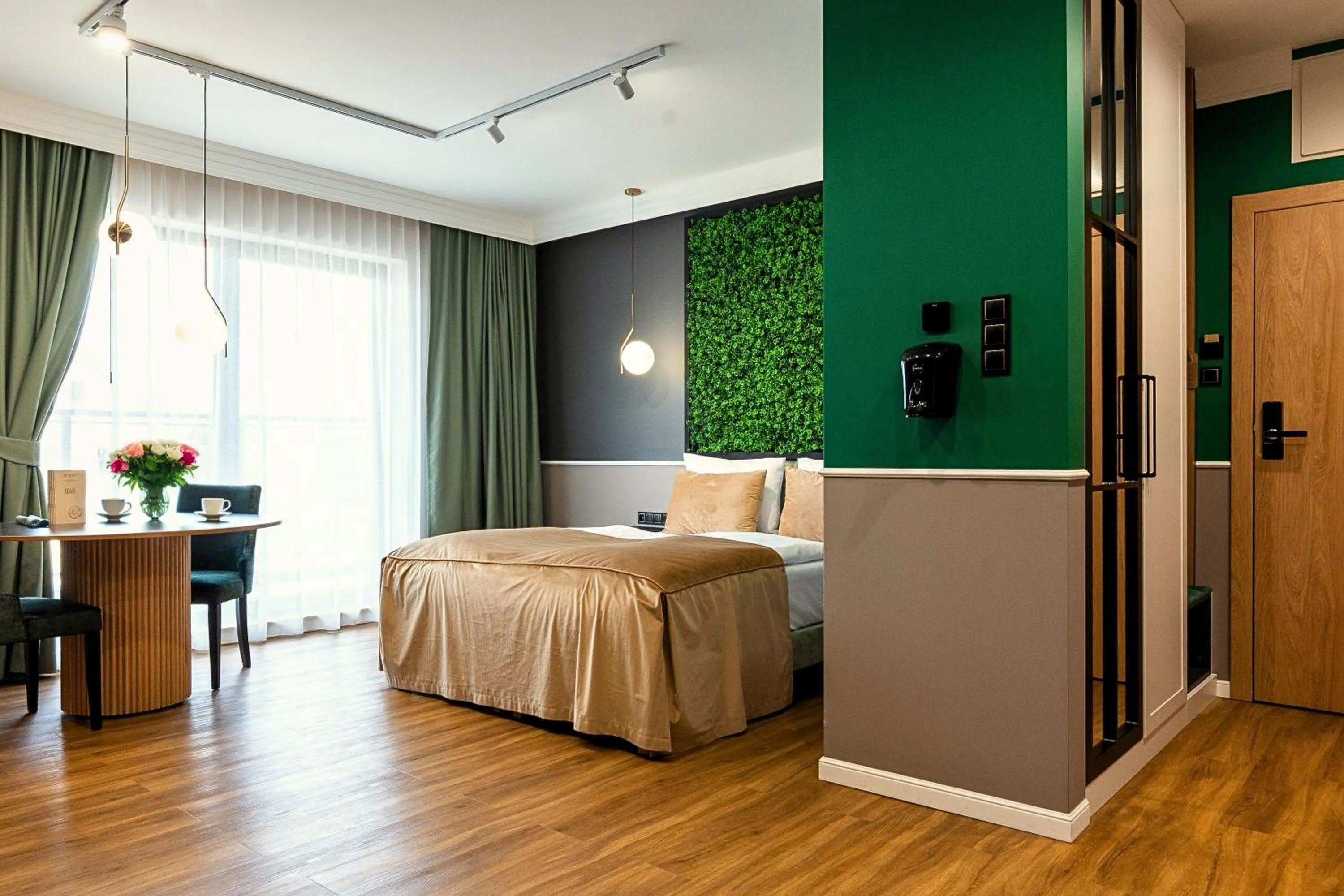 Bed in Aparthotel Green Concrete