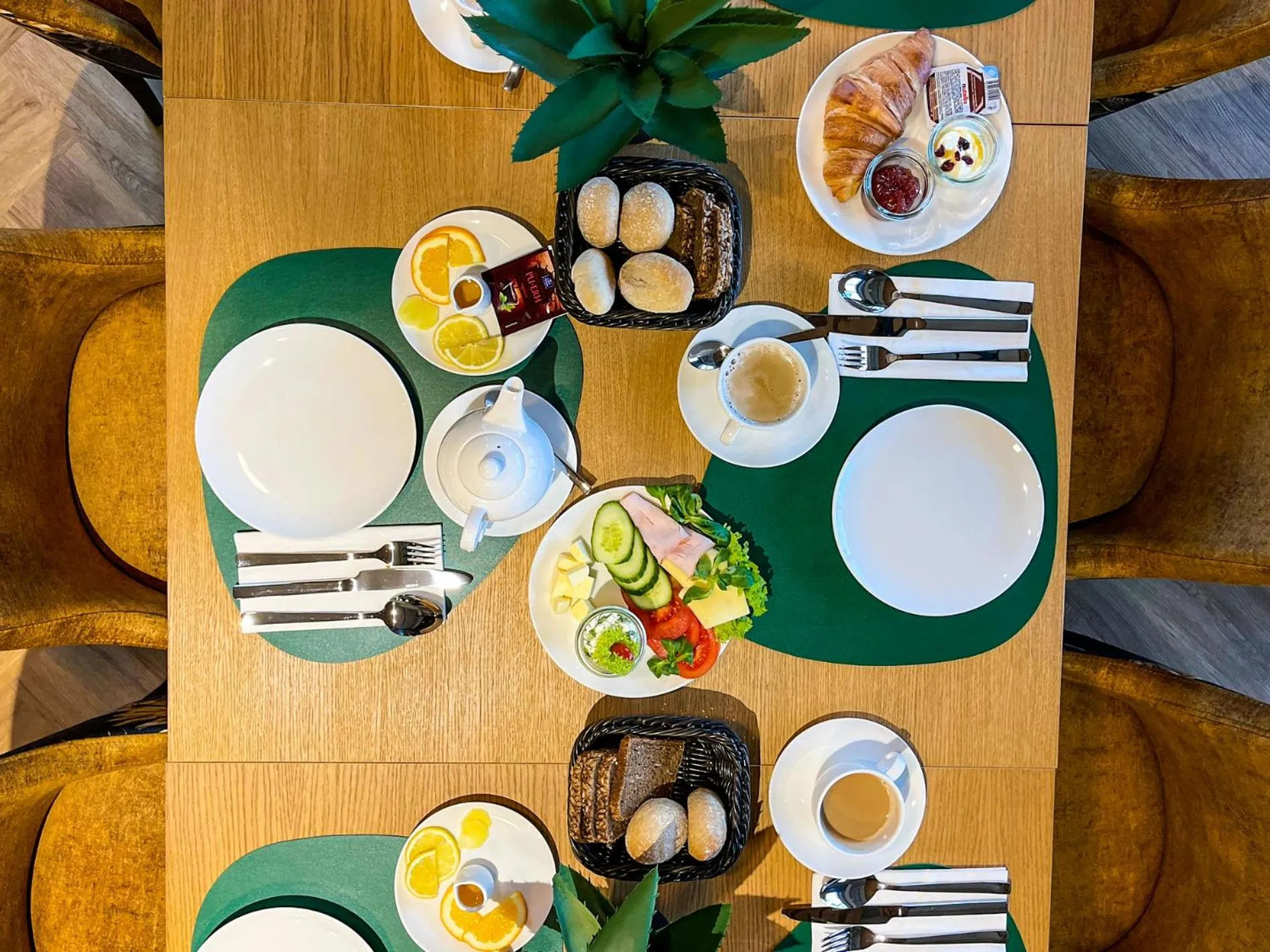 Restaurant/places to eat in Aparthotel Green Concrete - ekologiczne apartamenty premium ze strefą Wellness