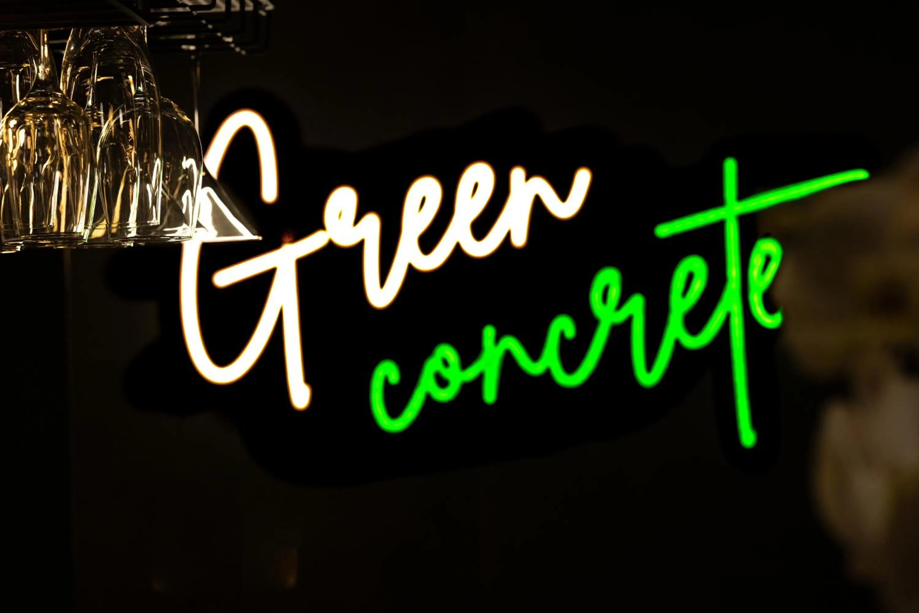 Restaurant/places to eat in Aparthotel Green Concrete