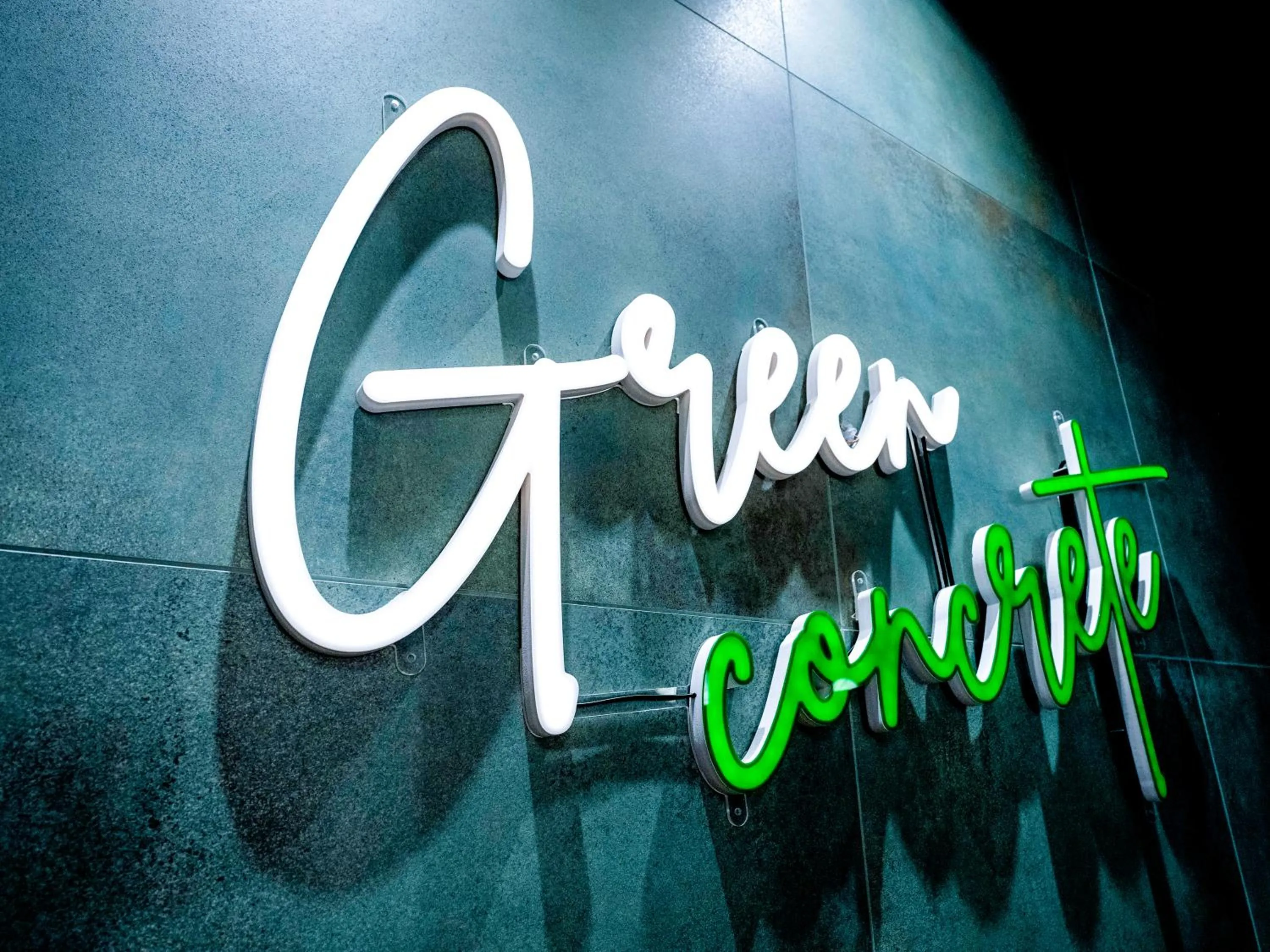 Property logo or sign in Aparthotel Green Concrete - ekologiczne apartamenty premium ze strefą Wellness