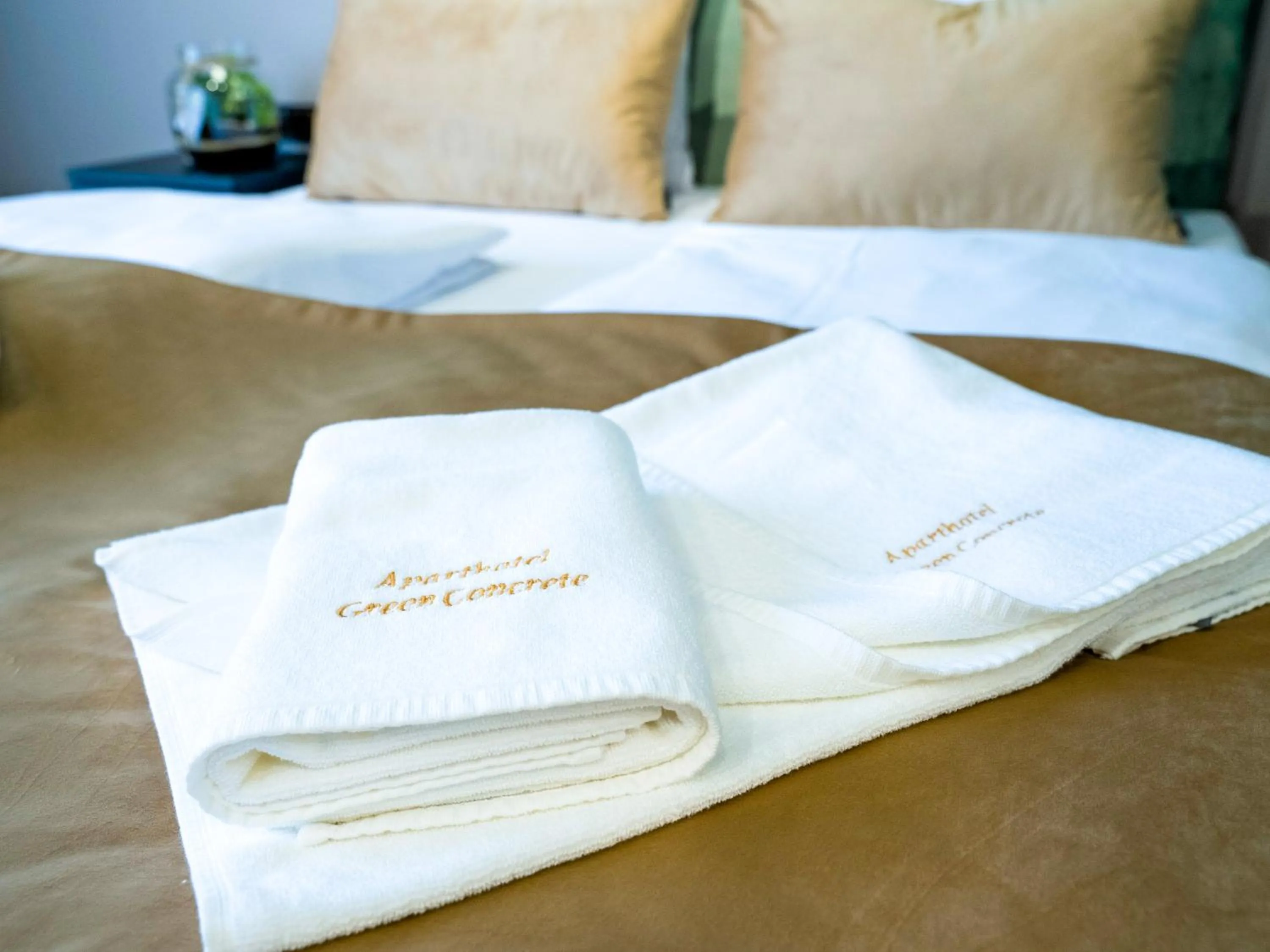 Bed in Aparthotel Green Concrete - ekologiczne apartamenty premium ze strefą Wellness