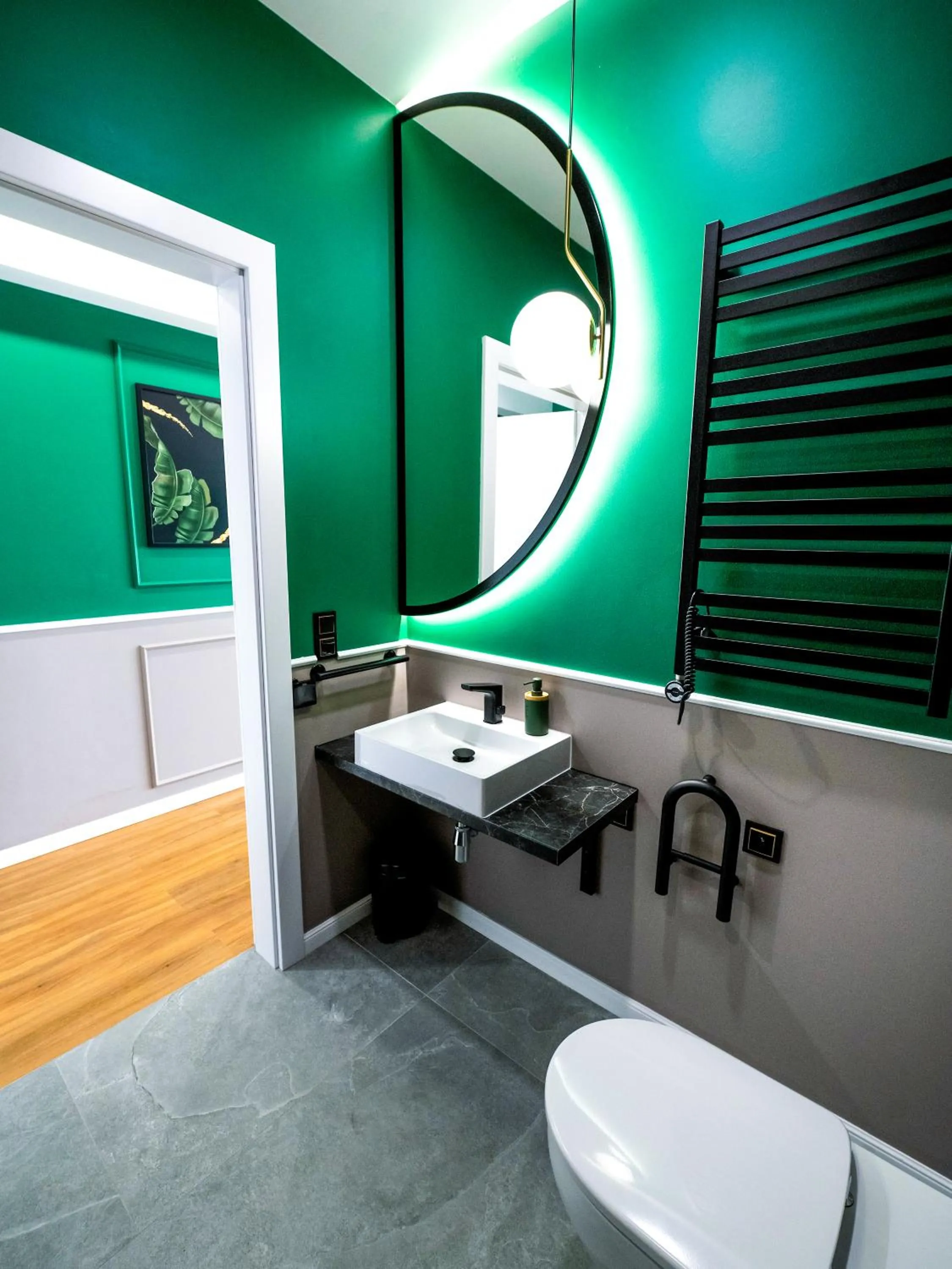 Toilet in Aparthotel Green Concrete - ekologiczne apartamenty premium ze strefą Wellness