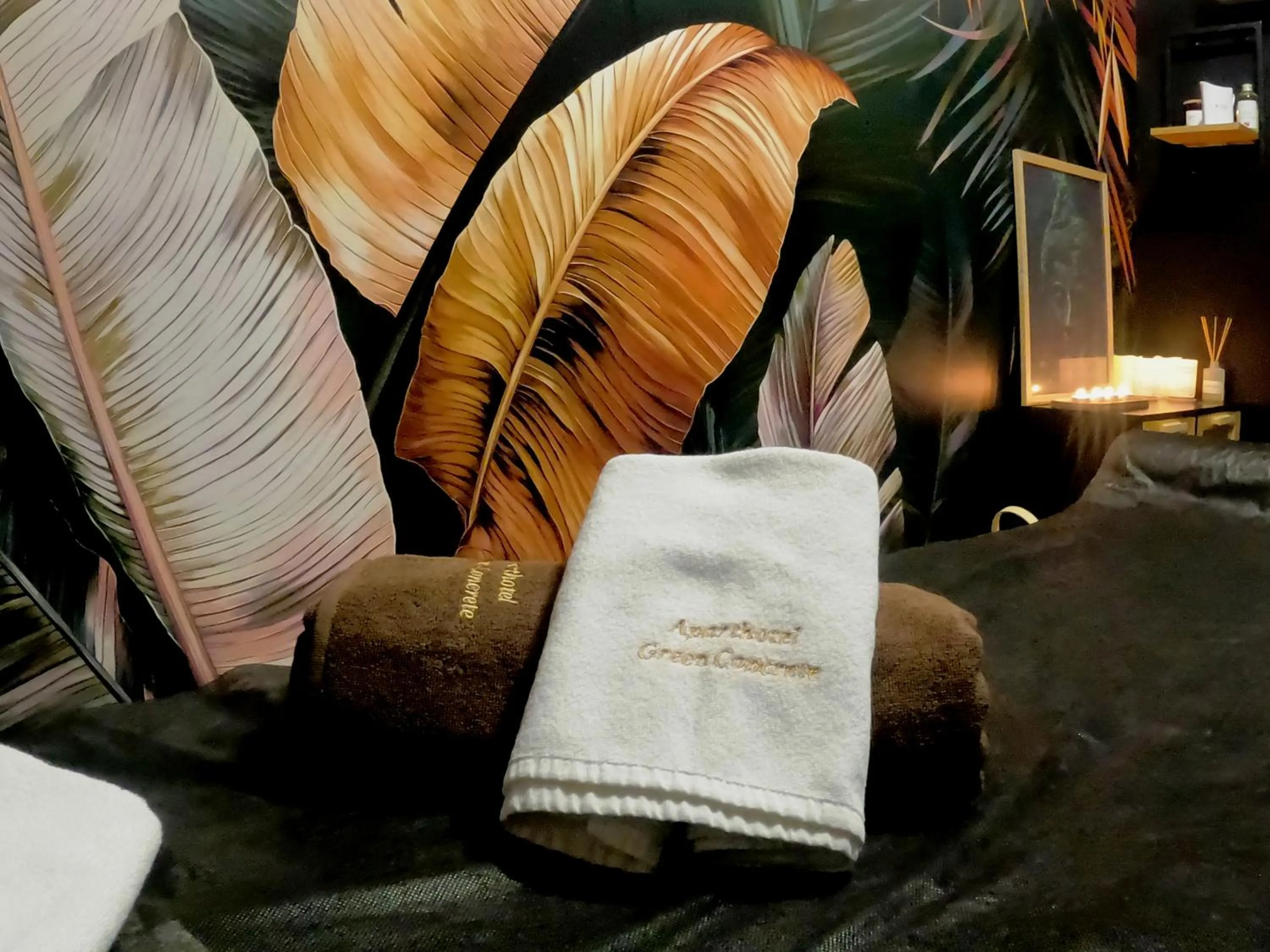 Massage in Aparthotel Green Concrete - ekologiczne apartamenty premium ze strefą Wellness